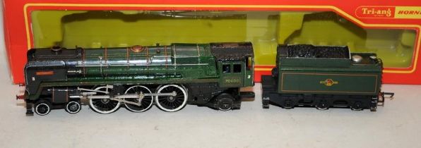 Tri-ang Hornby OO Gauge R2595 Steam Locomotive 70000 Britannia with tender. Boxed
