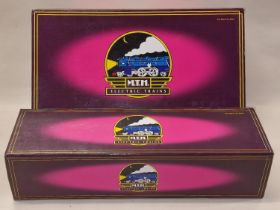 M.T.H O gauge railways New York Central combine Diner carriage set together a Vista Dome passenger