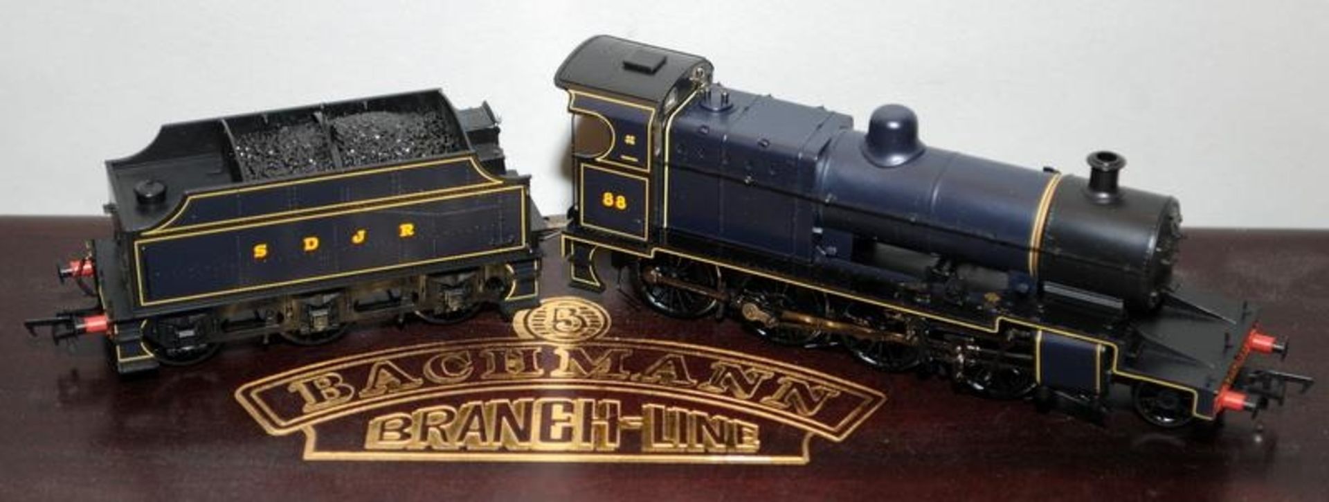Limited Edition OO Gauge Bachmann Class 7F Fowler S&DJR Locomotive in wooden presentation box. # - Image 4 of 5