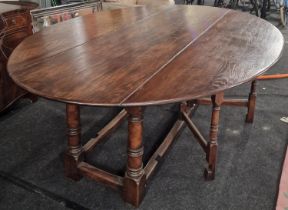 Large vintage Wake table in dark stained Oak 76x243x163cm (Fully opened).