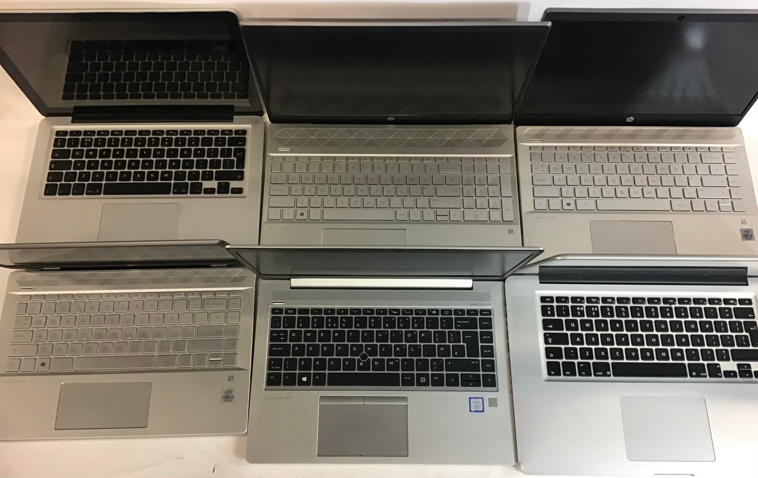 Laptop computers x 6. Makes here are Apple and HP. - Image 2 of 3