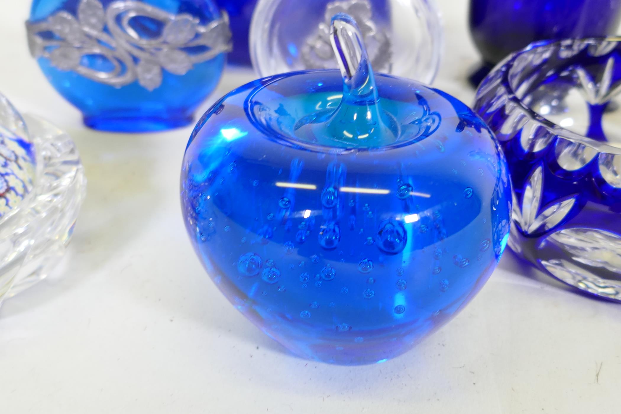 A glass millefiori paperweight, a St Louis glass ashtray, a Victorian oil jar, two scent bottles, - Image 3 of 8