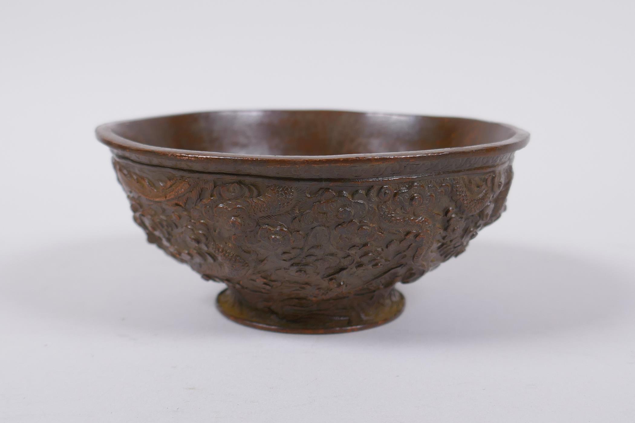 A Chinese bronze trinket bowl with raised dragon decoration, Qianlong 4 character mark to base, 11cm - Image 2 of 7