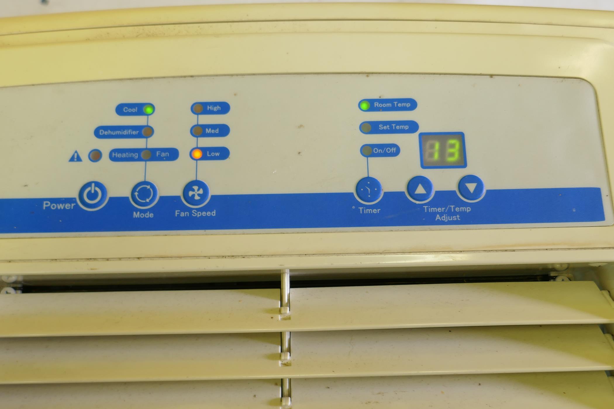 A Homebase H281631 air conditioner, de-humidifier, heater, for inside use, 85cm high - Image 4 of 4