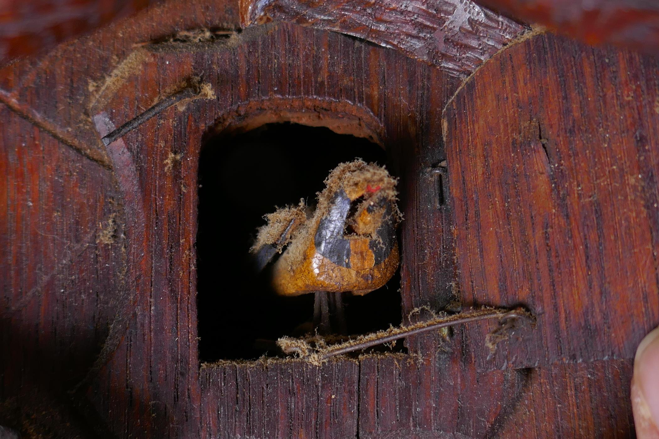 An antique carved Black Forest cuckoo clock, bellows intact, AF, 33 x 42cm - Image 5 of 7