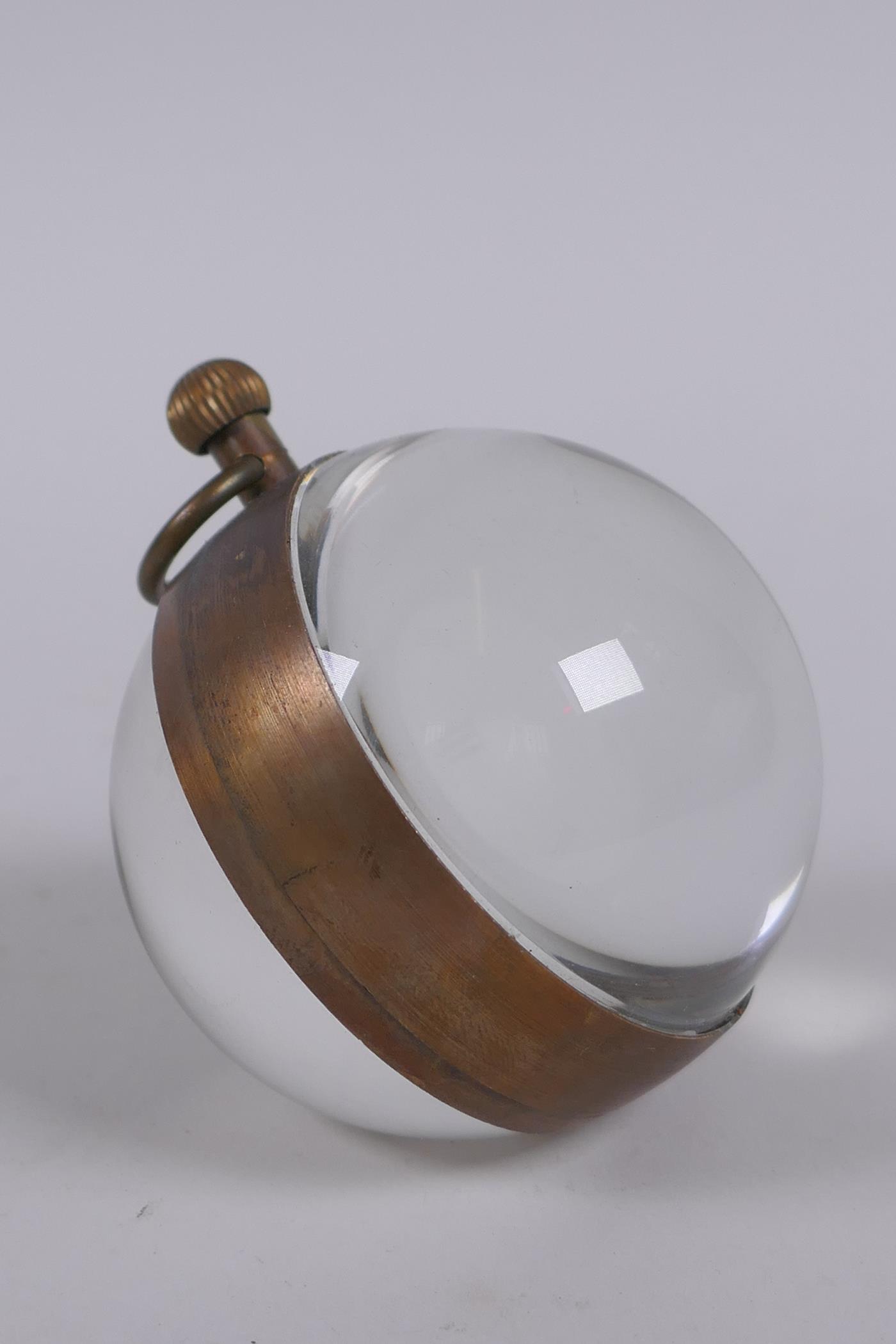 A brass and glass ball desk clock, 6cm diameter - Image 2 of 4