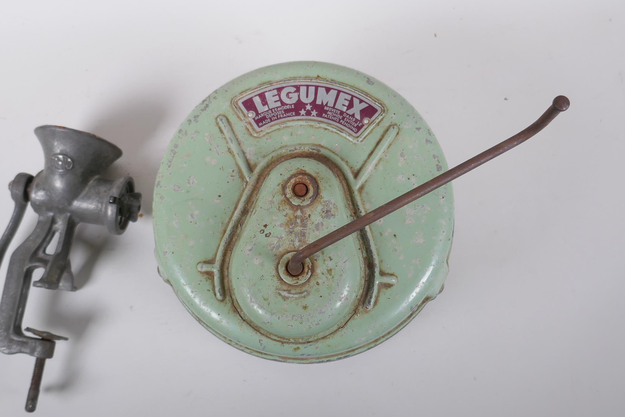 A vintage French Legumex mechanical potato peeler, and a British Spong mincer/grinder, peeler 23cm - Image 2 of 6