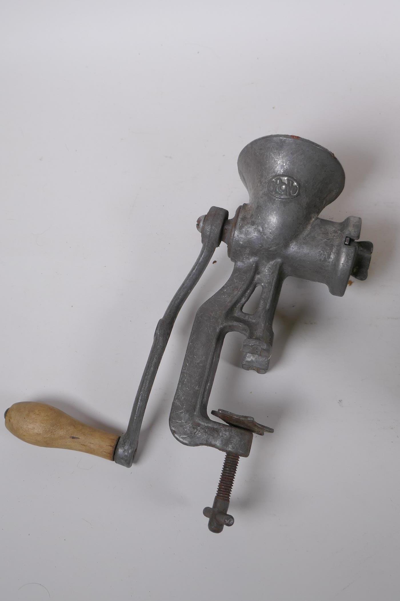 A vintage French Legumex mechanical potato peeler, and a British Spong mincer/grinder, peeler 23cm - Image 5 of 6
