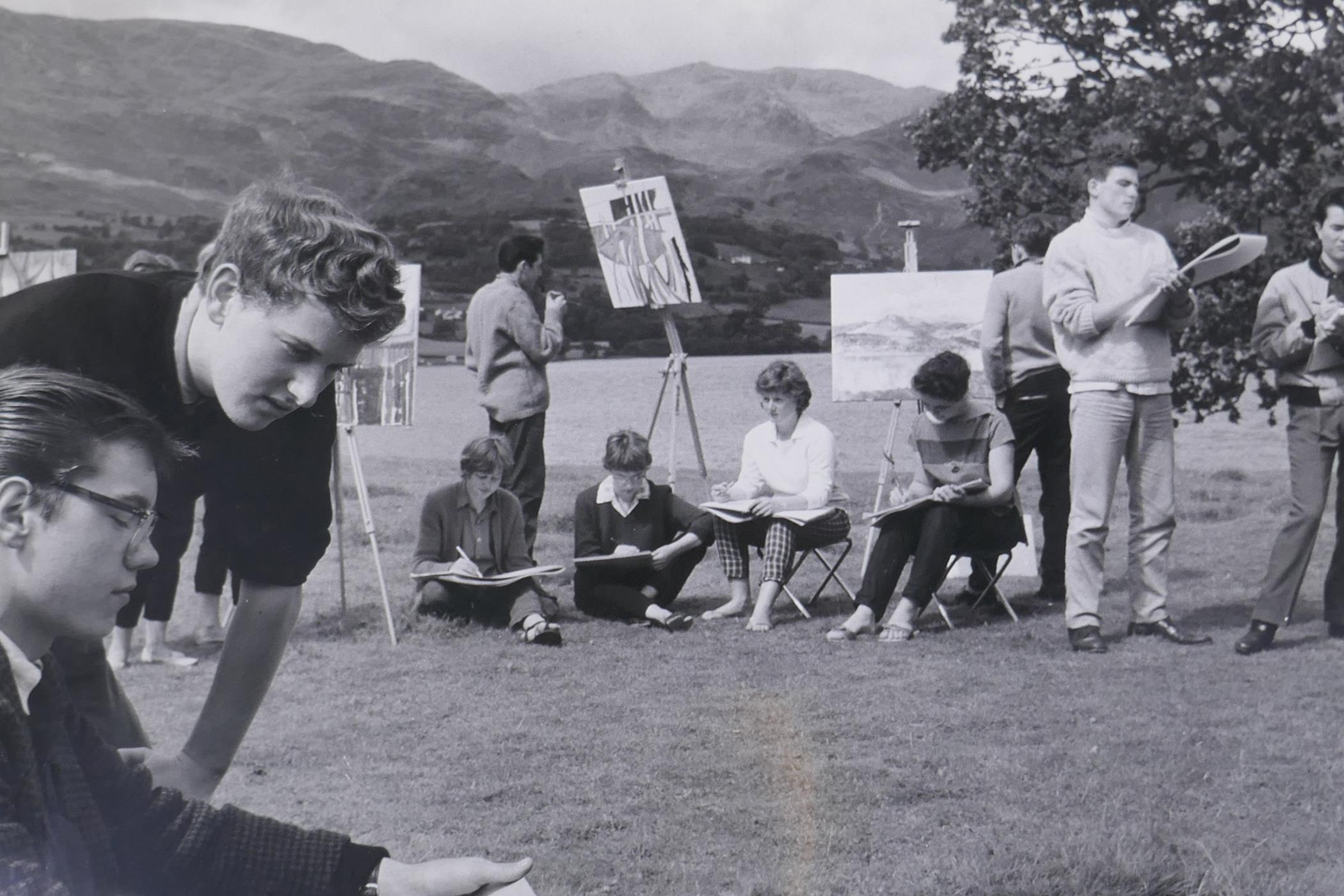 Five large vintage press photographs depicting Toni Dalli with Valeria Chambers, Elvis Presley's toy - Image 5 of 8