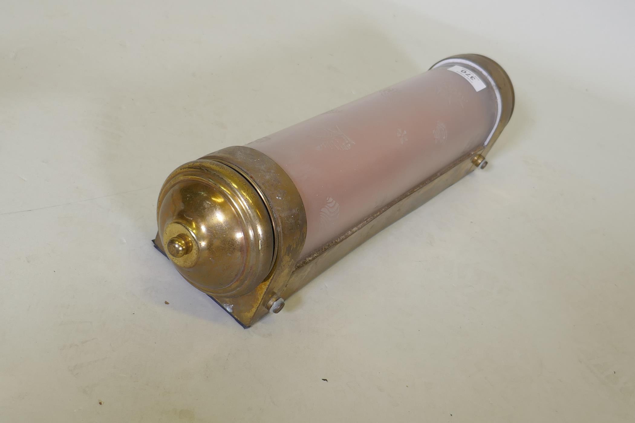 A vintage brass bulkhead/wall light, the glass with engraved sea-shell decoration, 49 x 11 x 12cm - Image 3 of 4