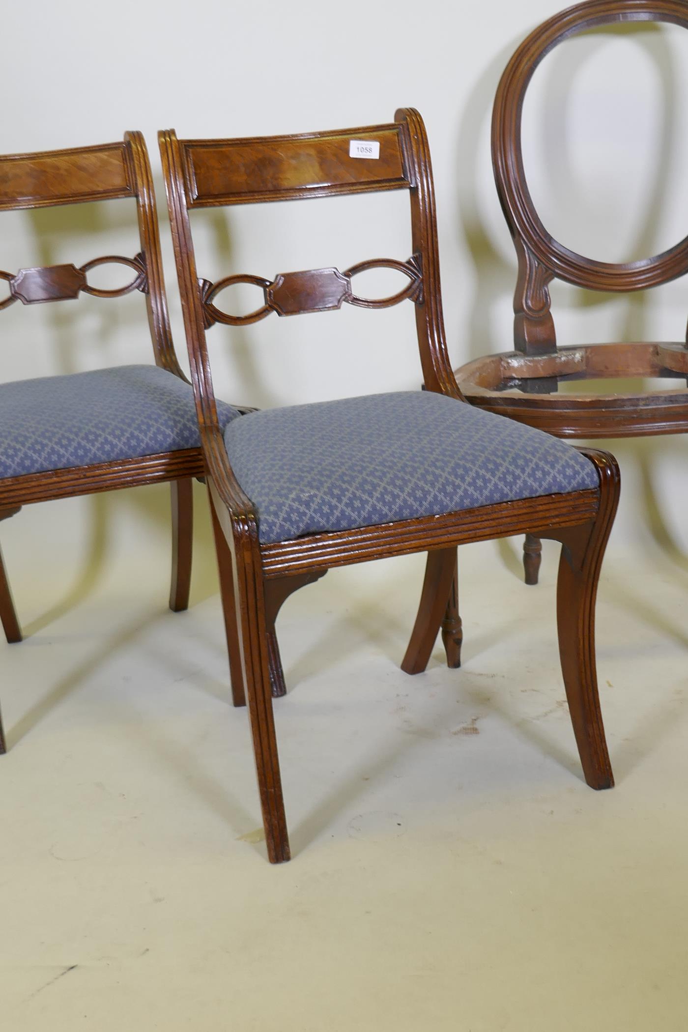 A pair of Regency mahogany side chairs with drop in seats and reeded decoration, together with a - Image 2 of 3