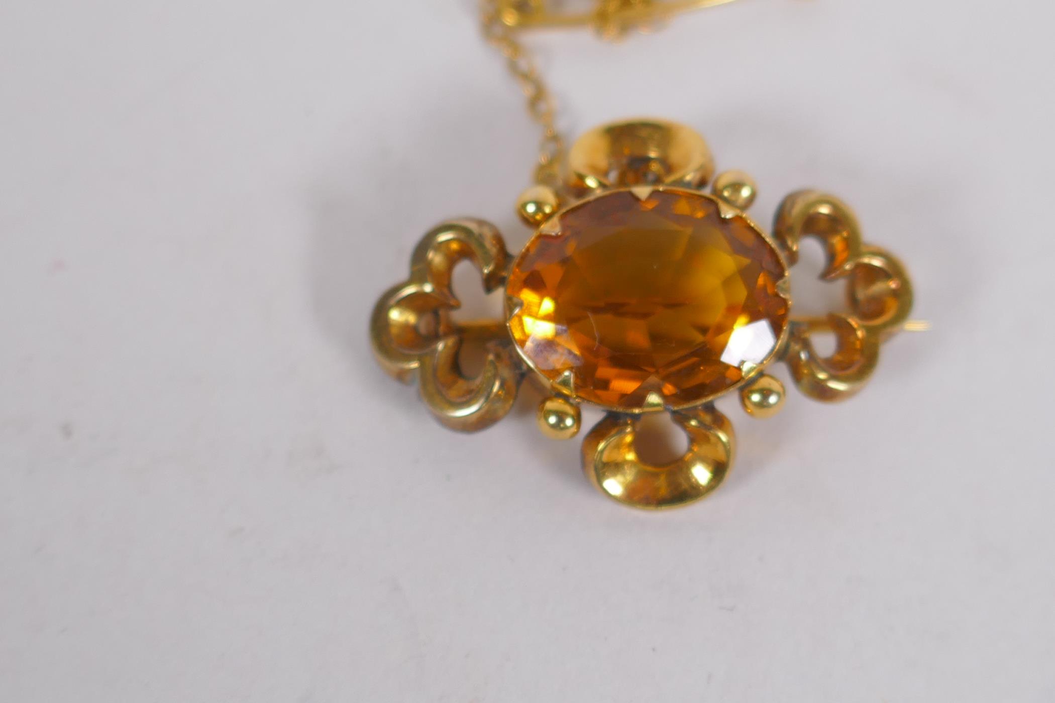A Victorian yellow metal pendant brooch, set with a citrine, 3cm long, 3.8g - Image 2 of 2