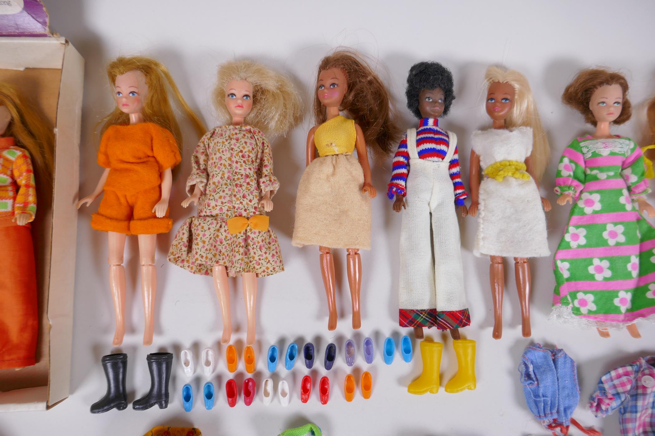 Eight Palitoy Pippa and Friends dolls, including a boxed Pippa the Holiday Girl, 2 loose Pippas, a - Image 4 of 9