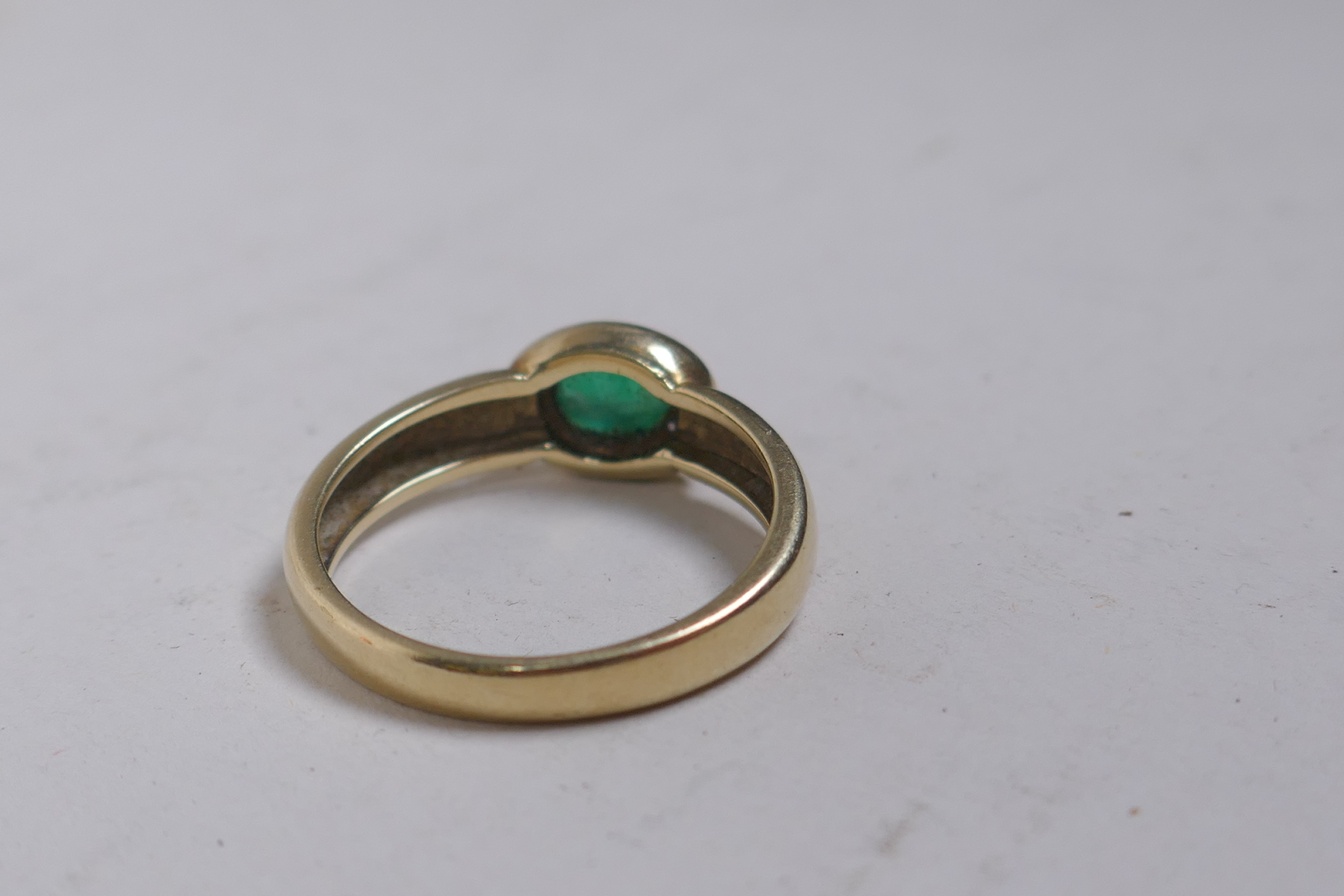 A 9ct gold ring set with a green crystal stone, size P, 3.1g gross - Image 2 of 2