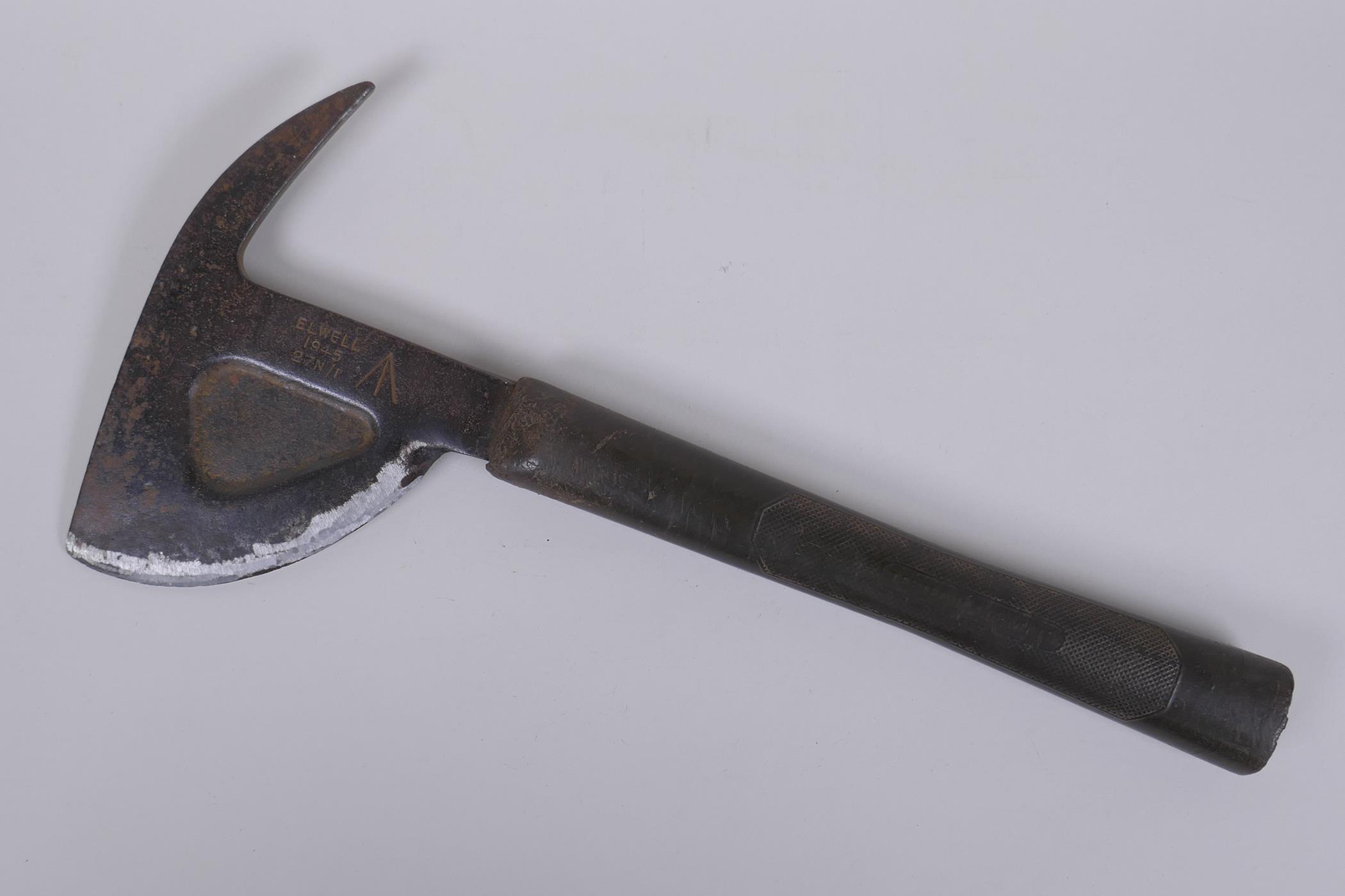 A British WWII RAF pilot's escape axe by Elwell, 1945, marked with the War Department arrow,