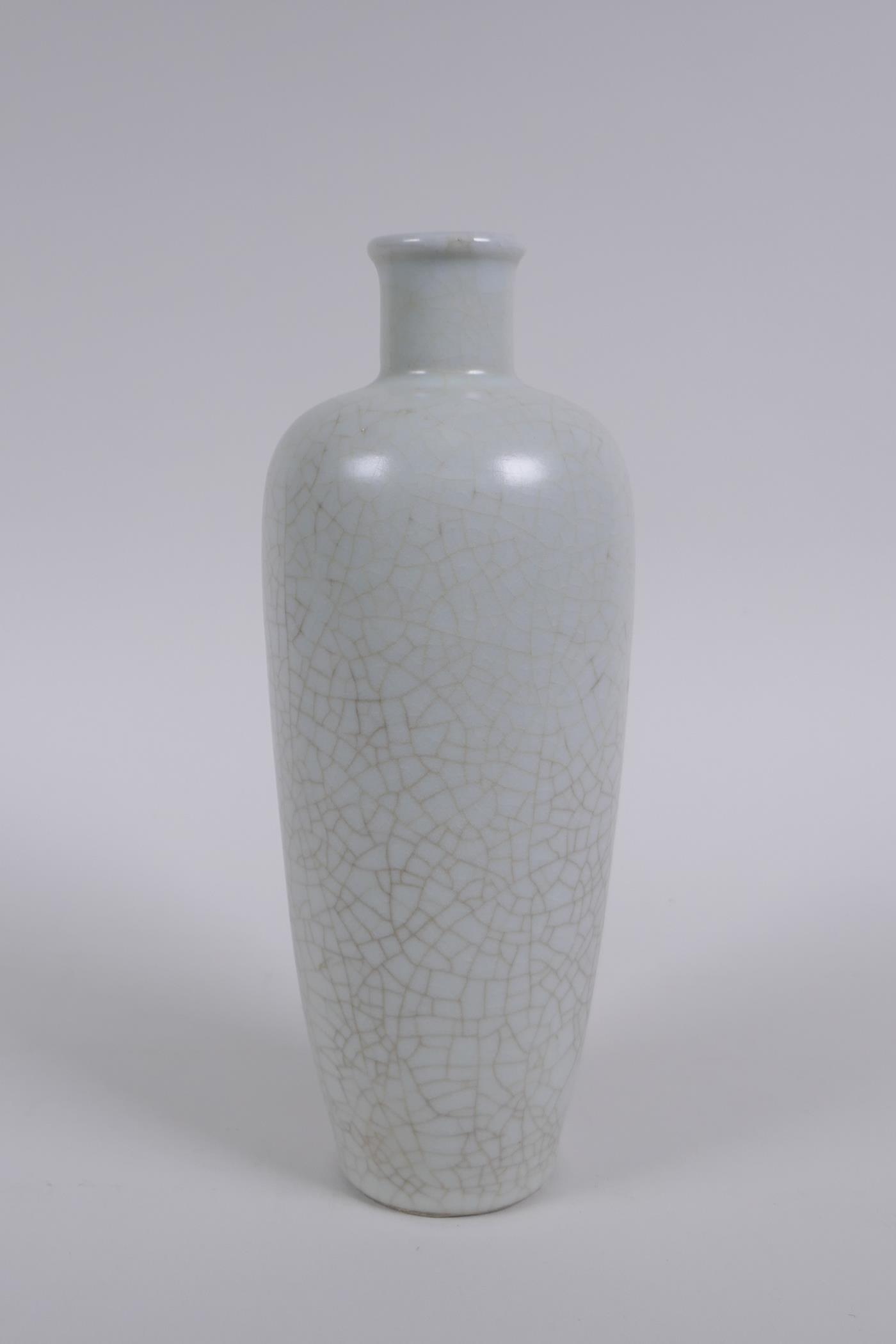 A Chinese crackleglaze porcelain vase, 22cm high - Image 2 of 3