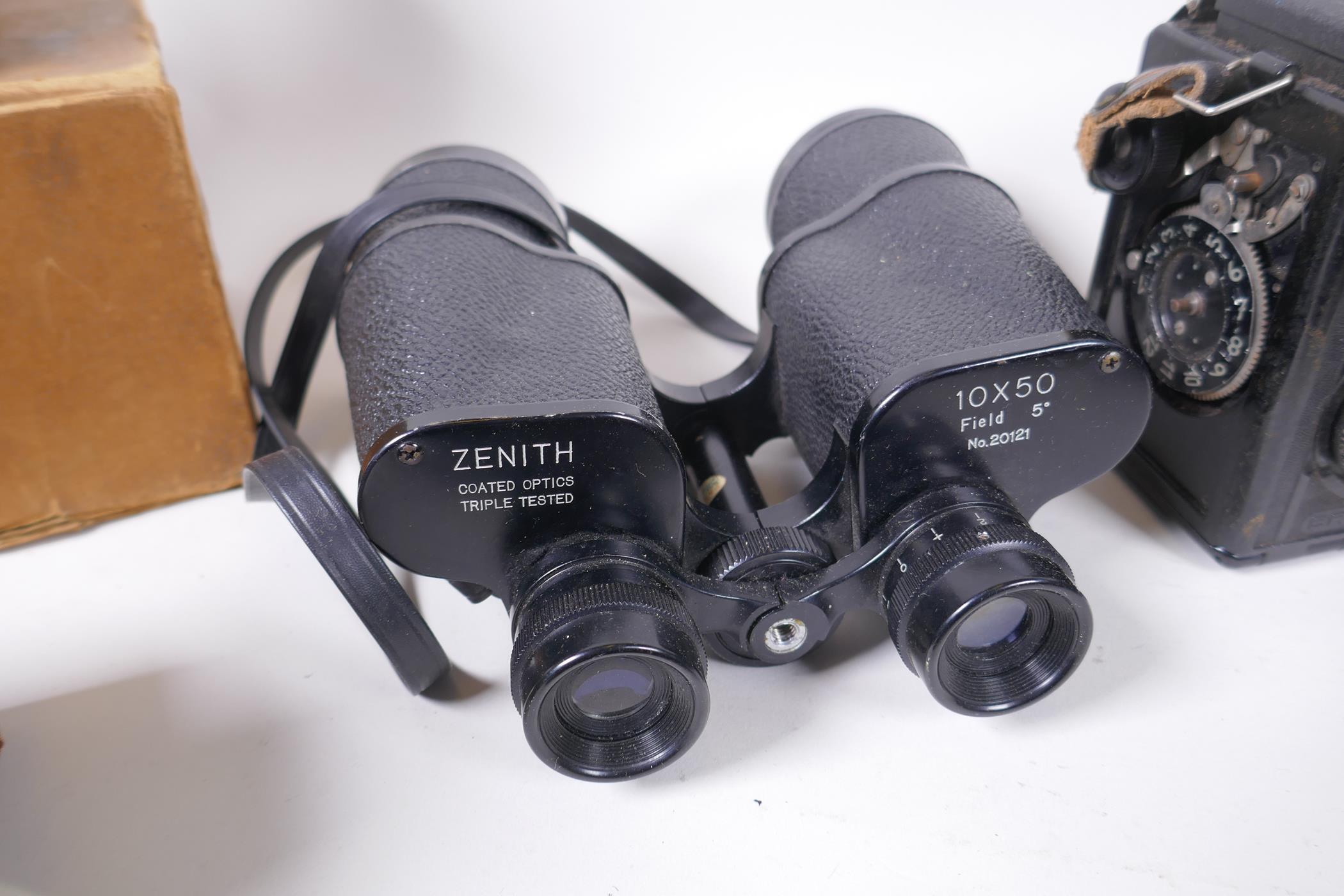 Three vintage medium format film cameras including two Voigtlander Brilliant Compur and Lubitel 2, a - Image 7 of 9