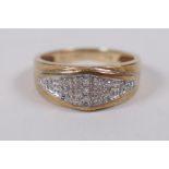 A 9ct yellow gold ring set with nine diamond shards, size K/L