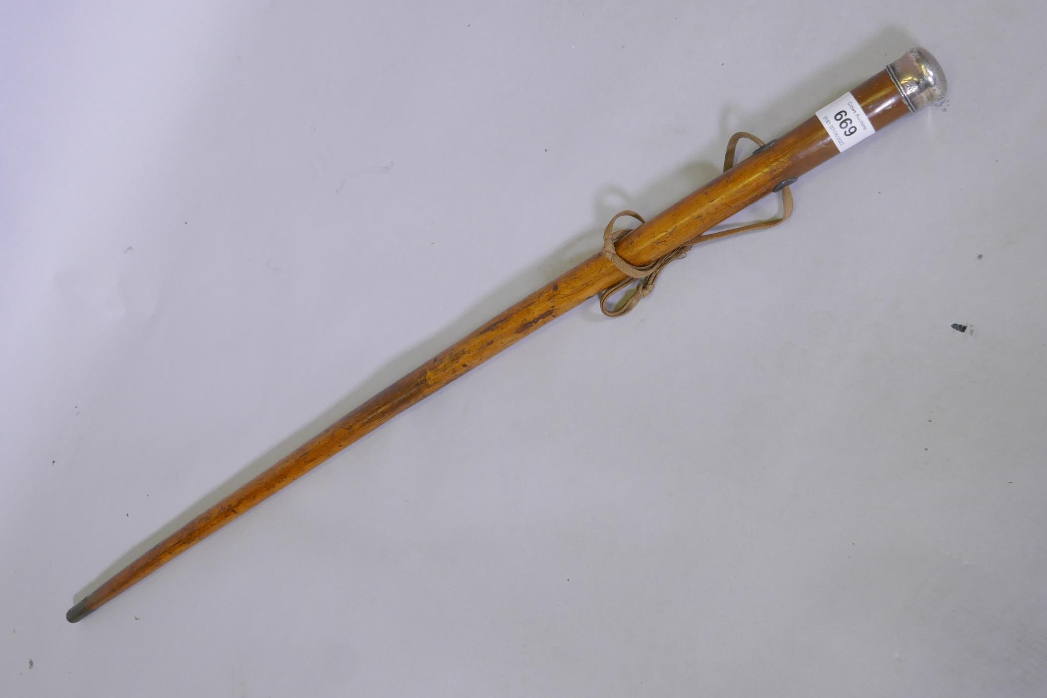 An antique walking stick with white metal top inscribed Oak from Hebron 1882, 91cm long - Image 2 of 5