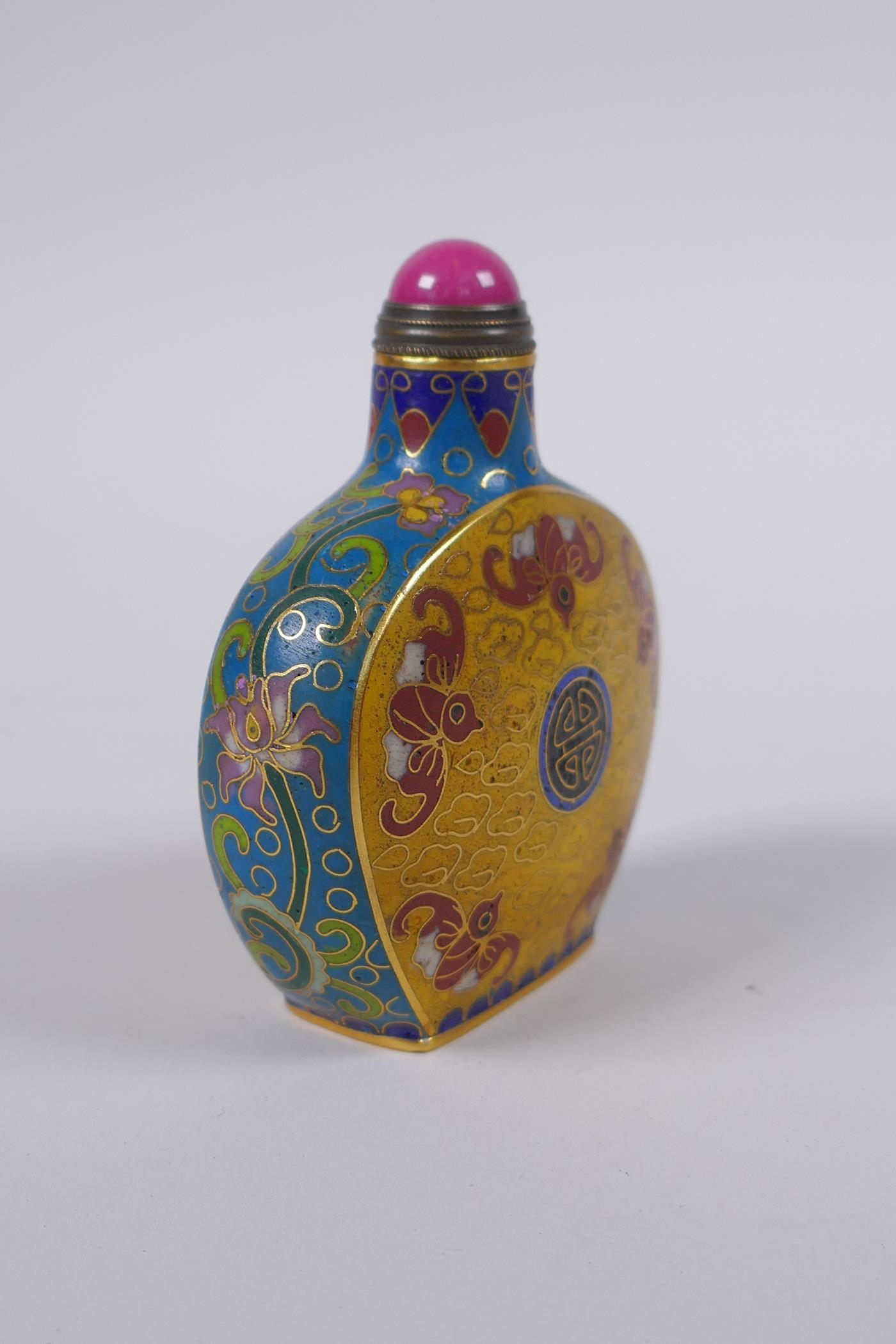 A Chinese cloisonne snuff bottle decorated with bats and auspicious symbols, Qianlong 4 character - Image 2 of 4