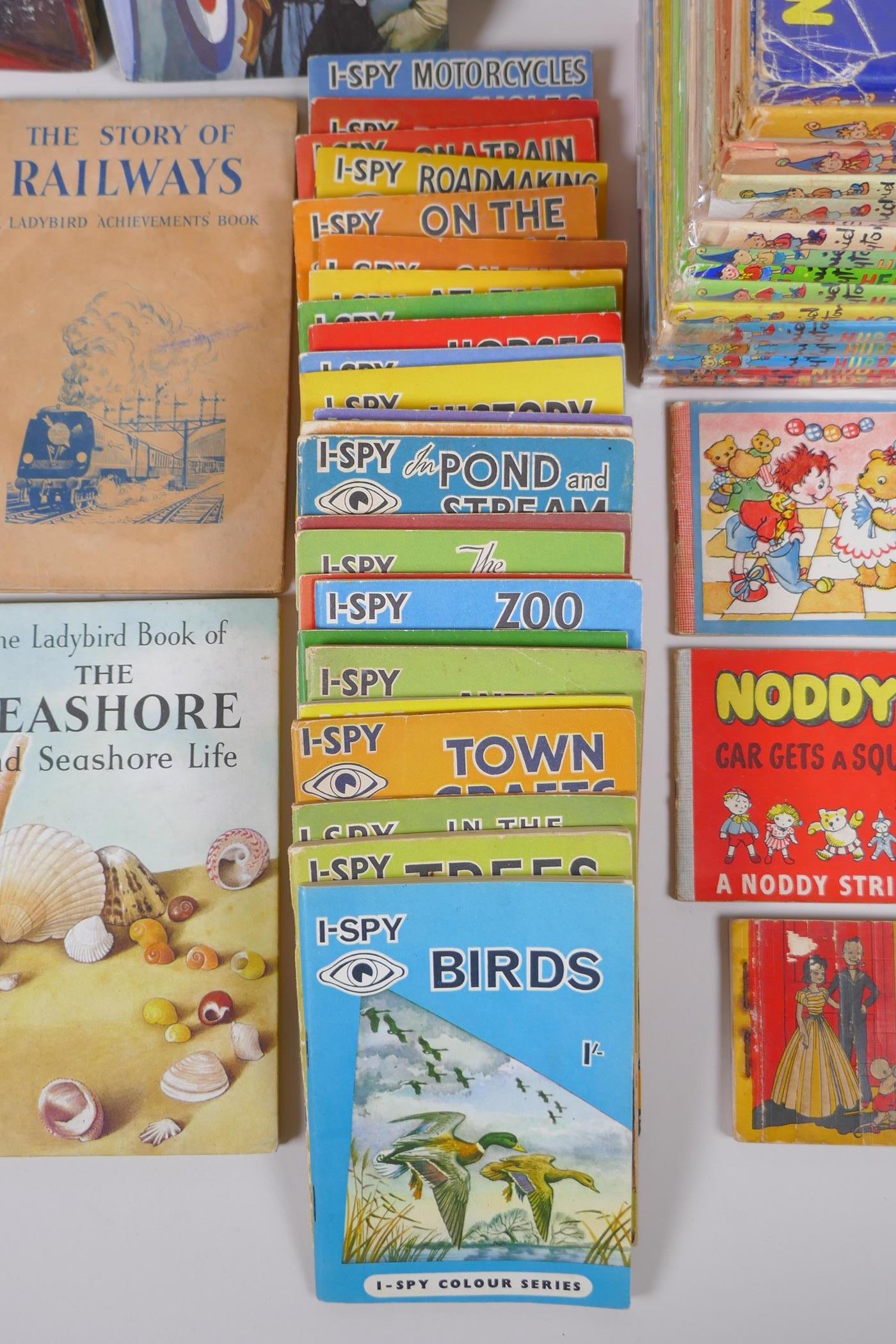 A collection of vintage children's books including various Noddy Volumes (1-14, many duplicates), - Image 4 of 6