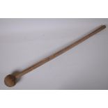 A late C19th/early C20th African Zulu knobkerrie club, 77cm long