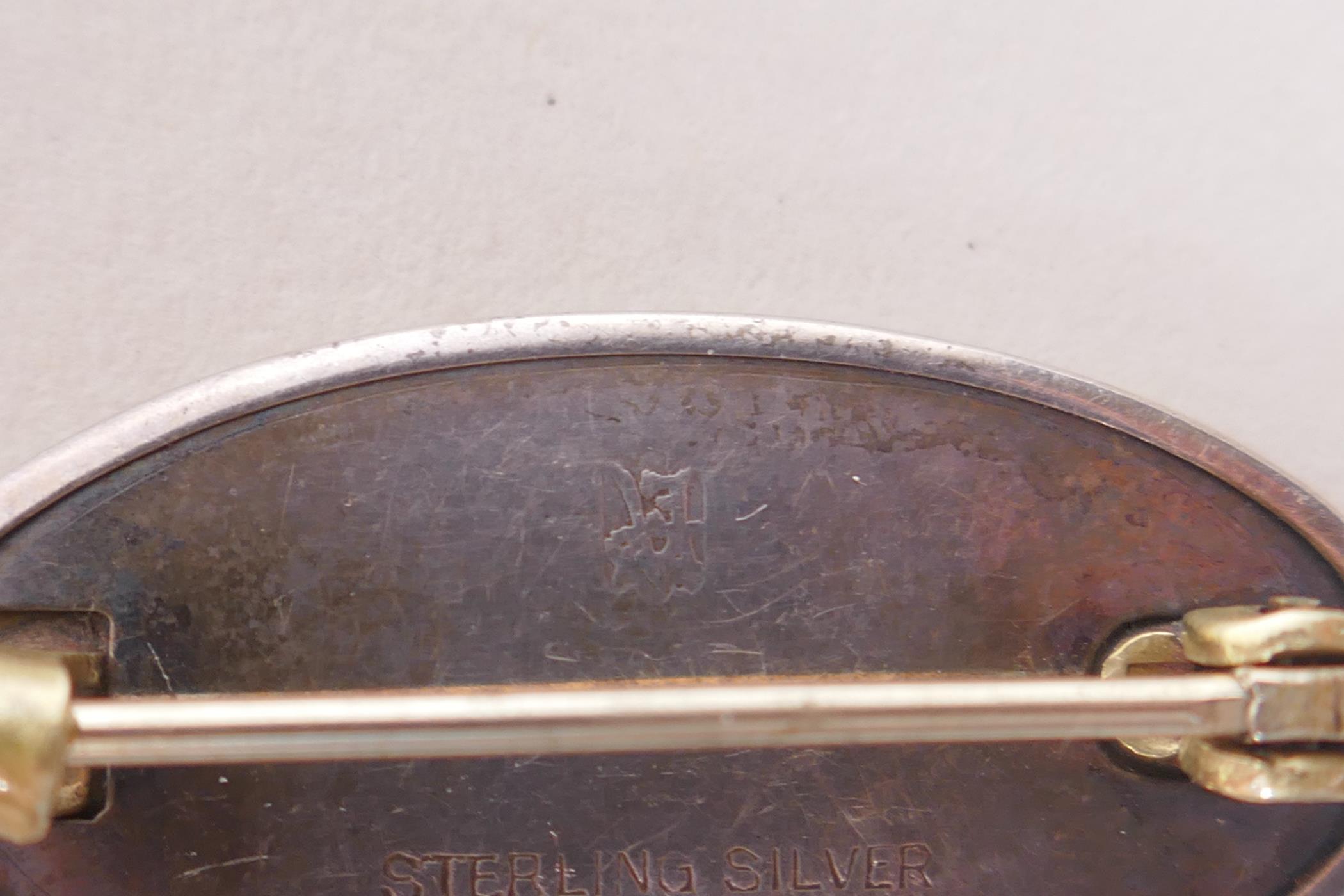 A vintage sterling silver and guilloche enamel oval brooch, and a vintage 925 silver and stone set - Image 3 of 4