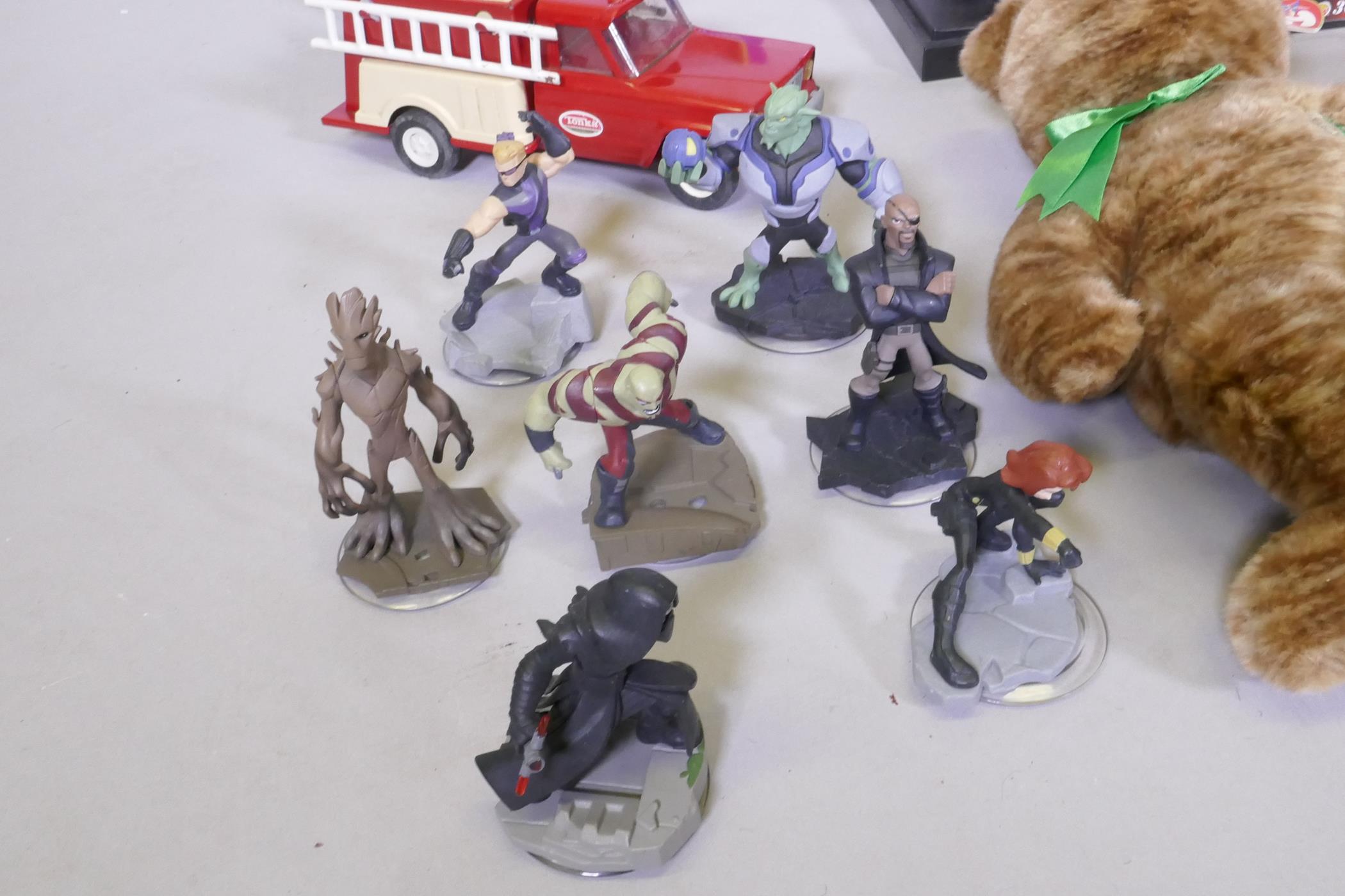 A quantity of assorted toys including boxed Corgi, a Star Wars U-wing fighter, die cast Tonka fire - Image 5 of 7