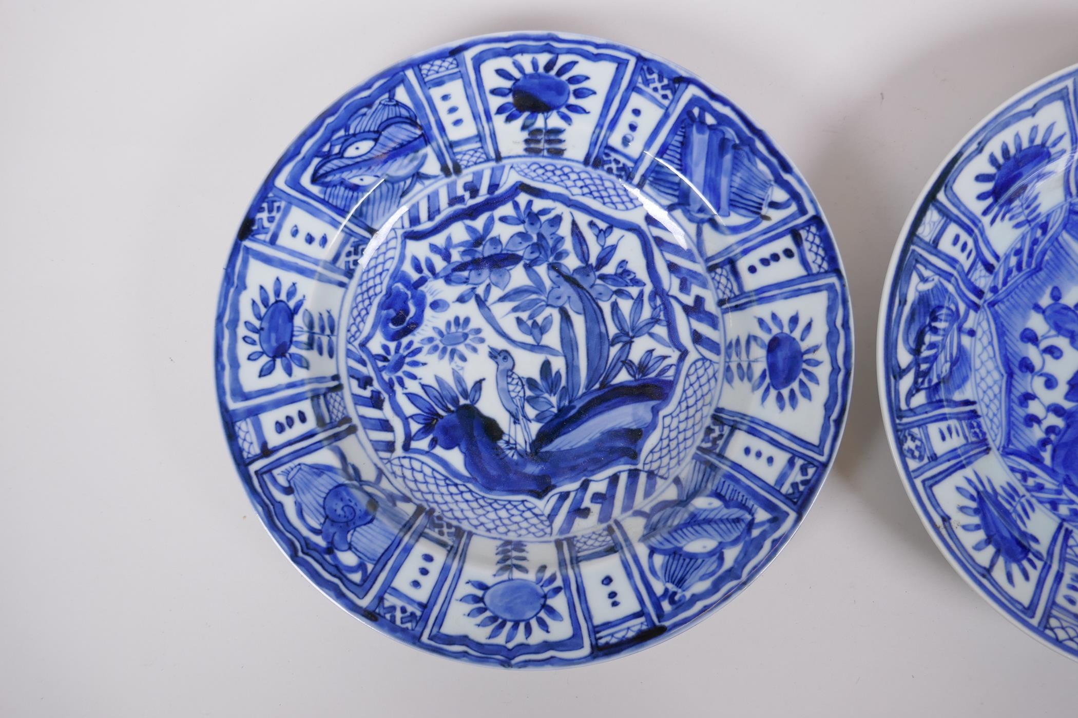 A pair of Chinese blue and white Kraak porcelain cabinet plates decorated with insects and birds - Image 2 of 7