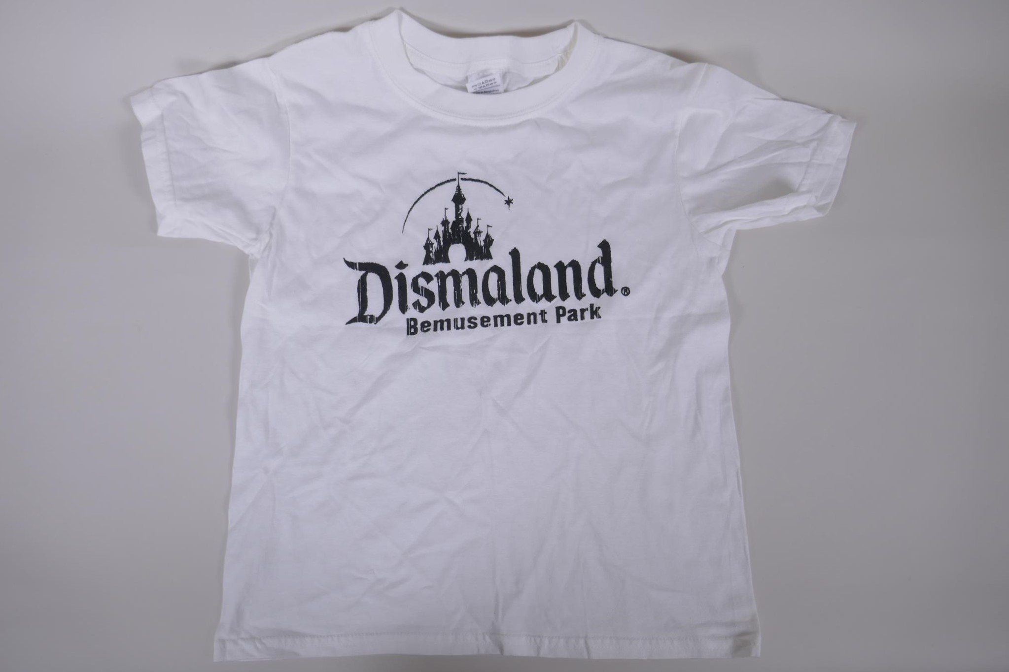 A Banksy Dismaland Kids T-shirt (7-8), with an email purchase order - Image 2 of 2