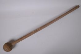A late C19th/early C20th African Zulu knobkerrie club, 77cm long