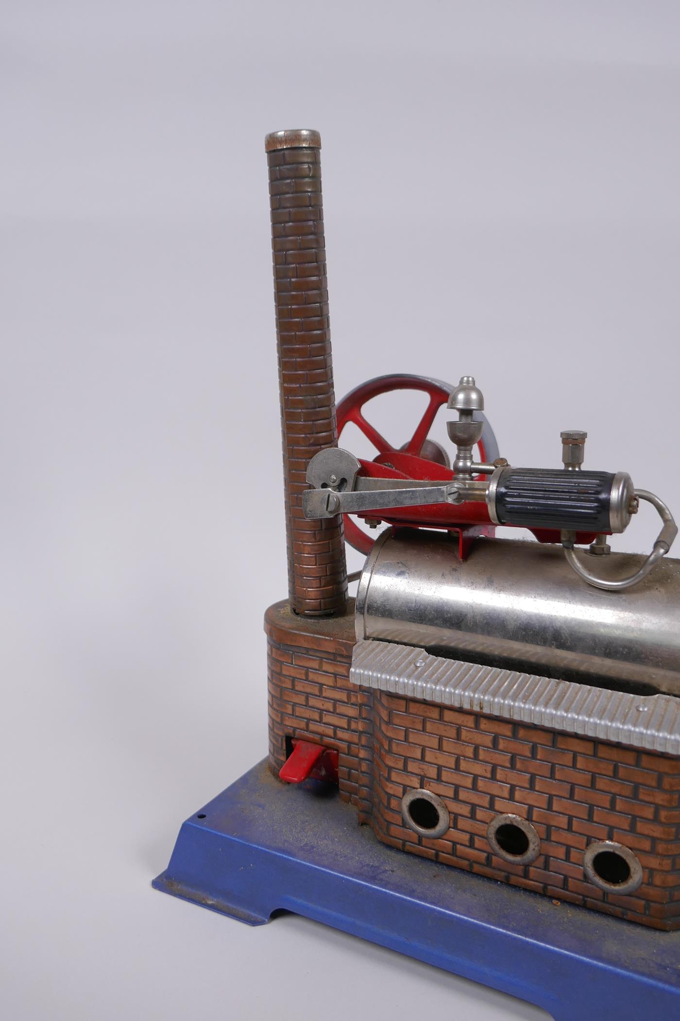 A Wilesco D14 Static Steam Engine, with original operating instructions, 20 x 14cm - Image 3 of 4