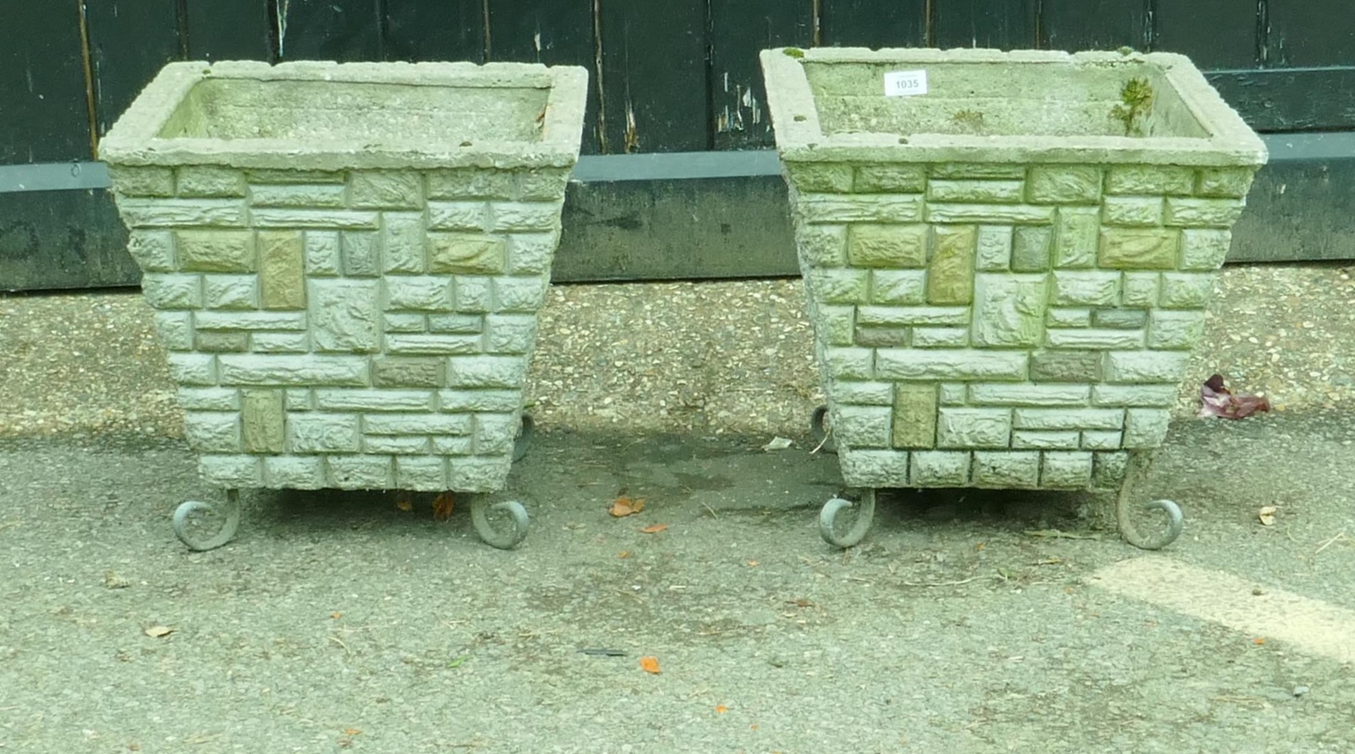 A pair of concrete garden planters, 38cm high - Image 2 of 2
