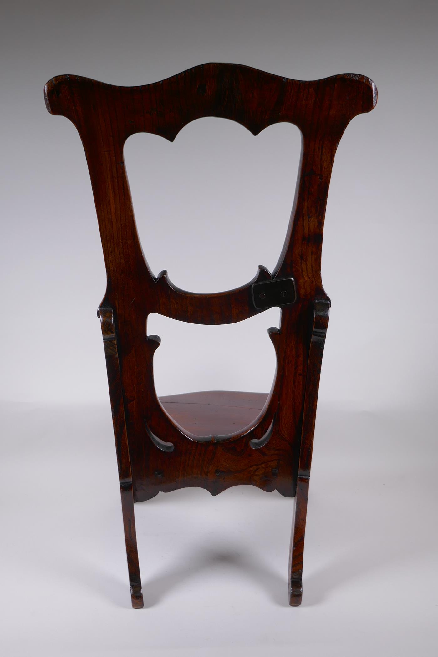 An antique elm child's high back arm chair, 72cm high - Image 4 of 5