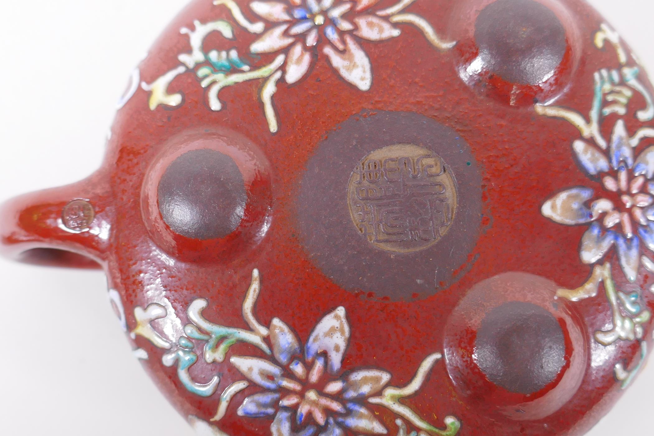 A Chinese YiXing tea pot with enamelled decoration of flowers and a riverside landscape, impressed - Image 5 of 5
