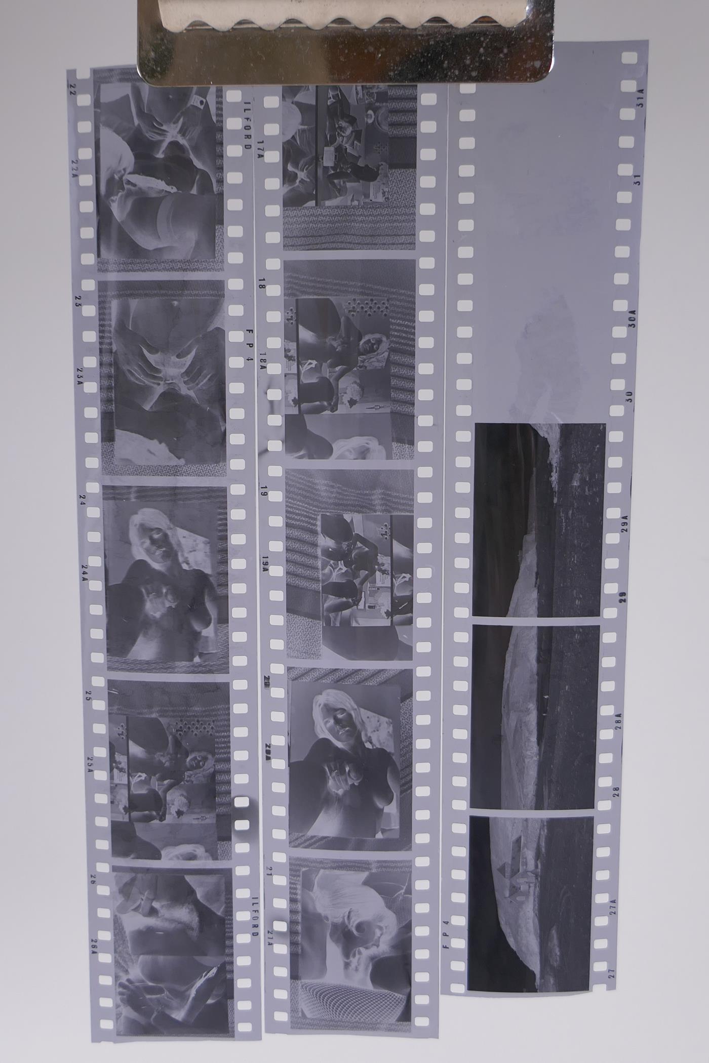 A quantity of 1970s vintage nude/erotic photographic 35mm negatives - Image 7 of 8