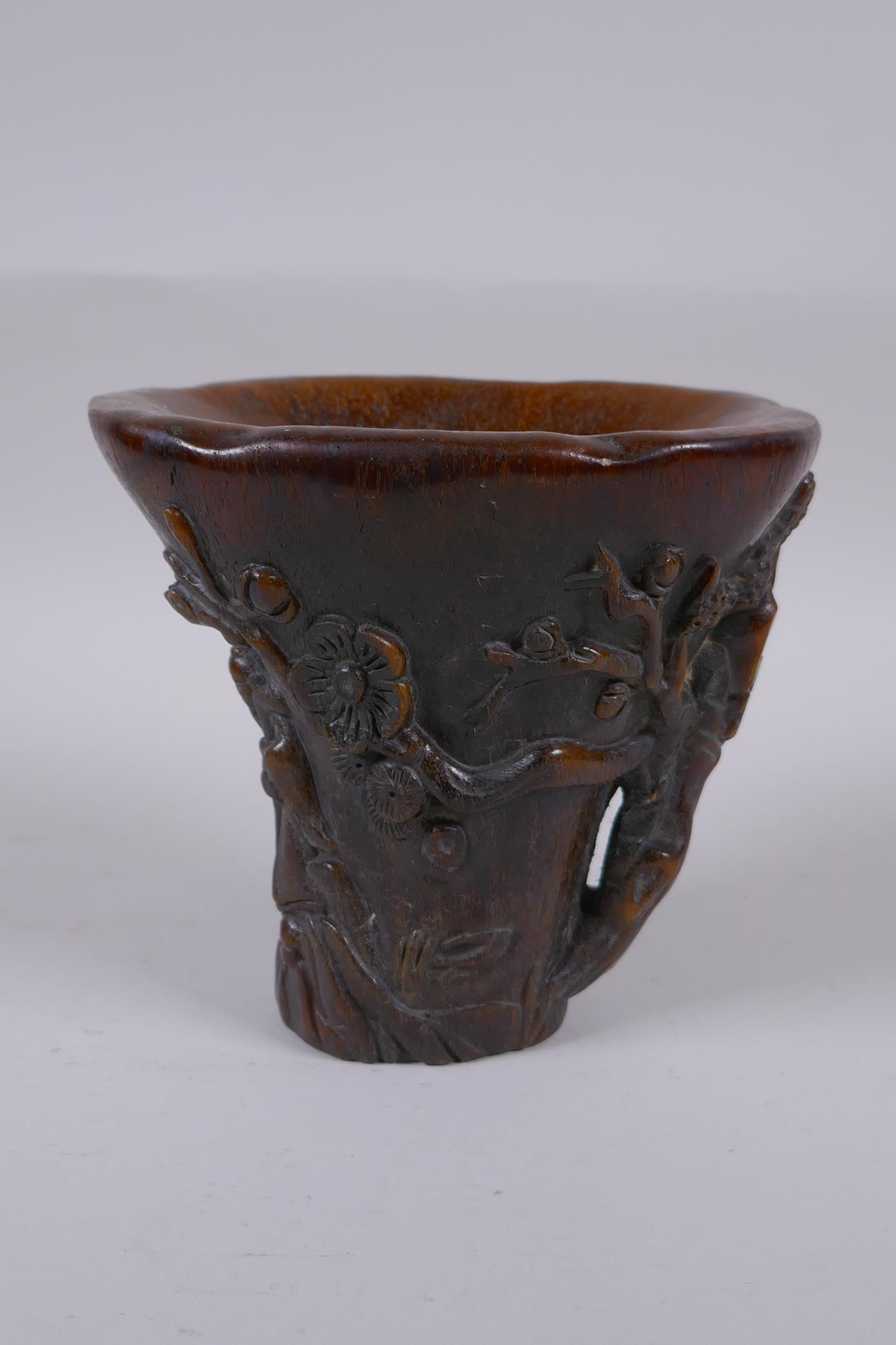 A Chinese faux horn libation cup with carved figural decoration, seal mark to base, 14cm high - Image 3 of 5
