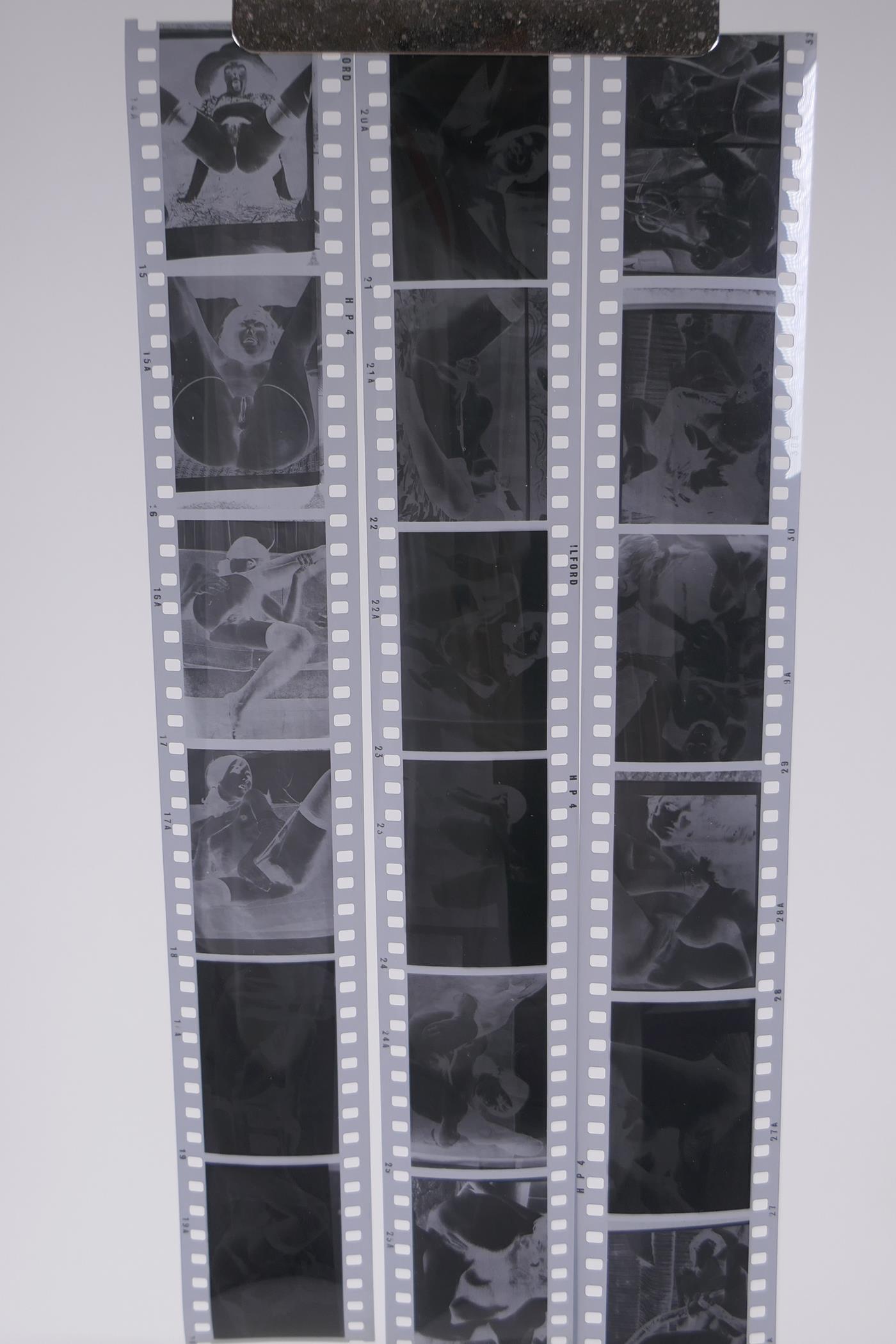 A quantity of 1970s vintage nude/erotic photographic 35mm negatives - Image 3 of 8
