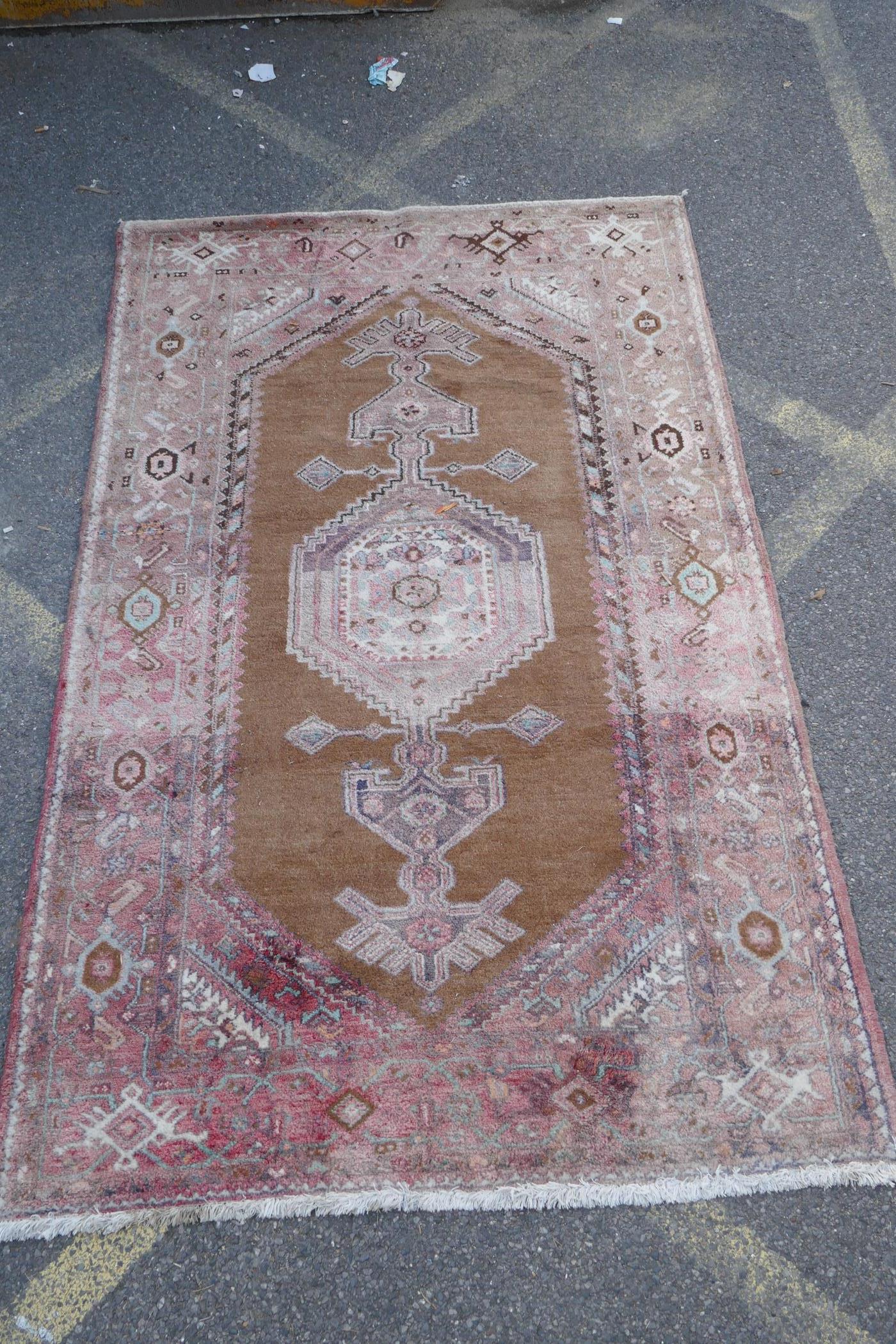 A Persian wool Songhor Hamadan rug, faded, 158 x 245cm