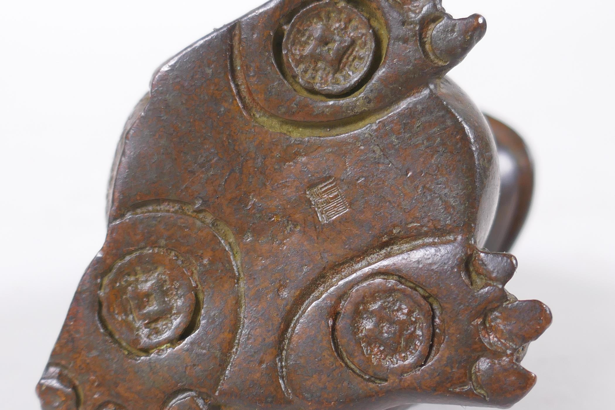 A Japanese style bronze okimono toad, impressed mark to base, 5cm high - Image 4 of 4