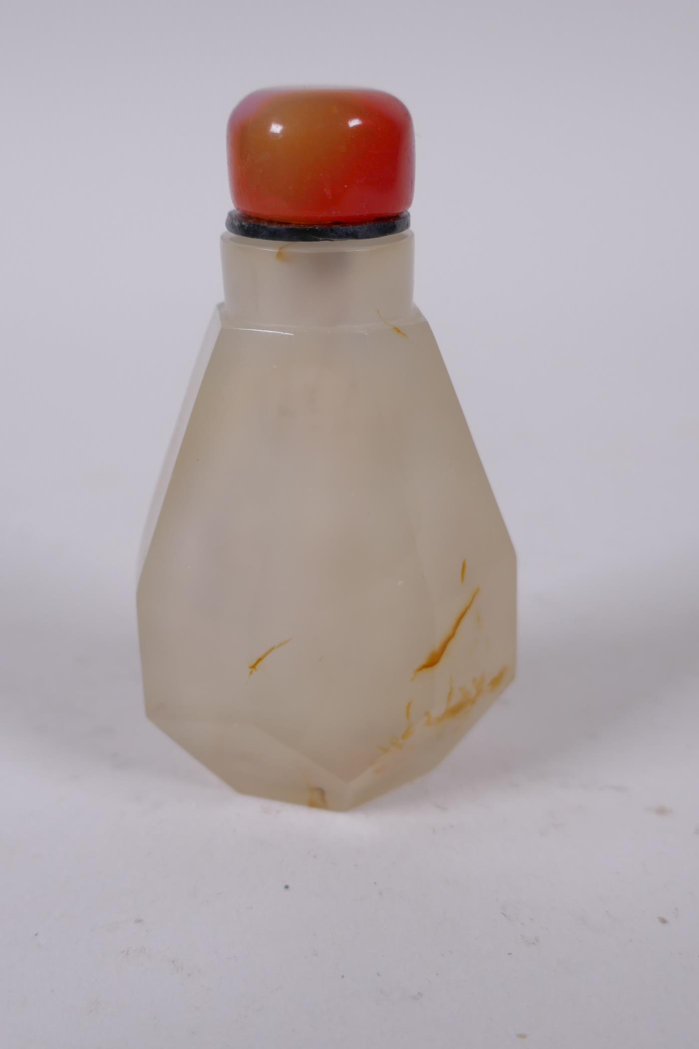 A Chinese agate snuff bottle carved in the form of a chilli with bat and kylin decoration, and a - Image 6 of 6