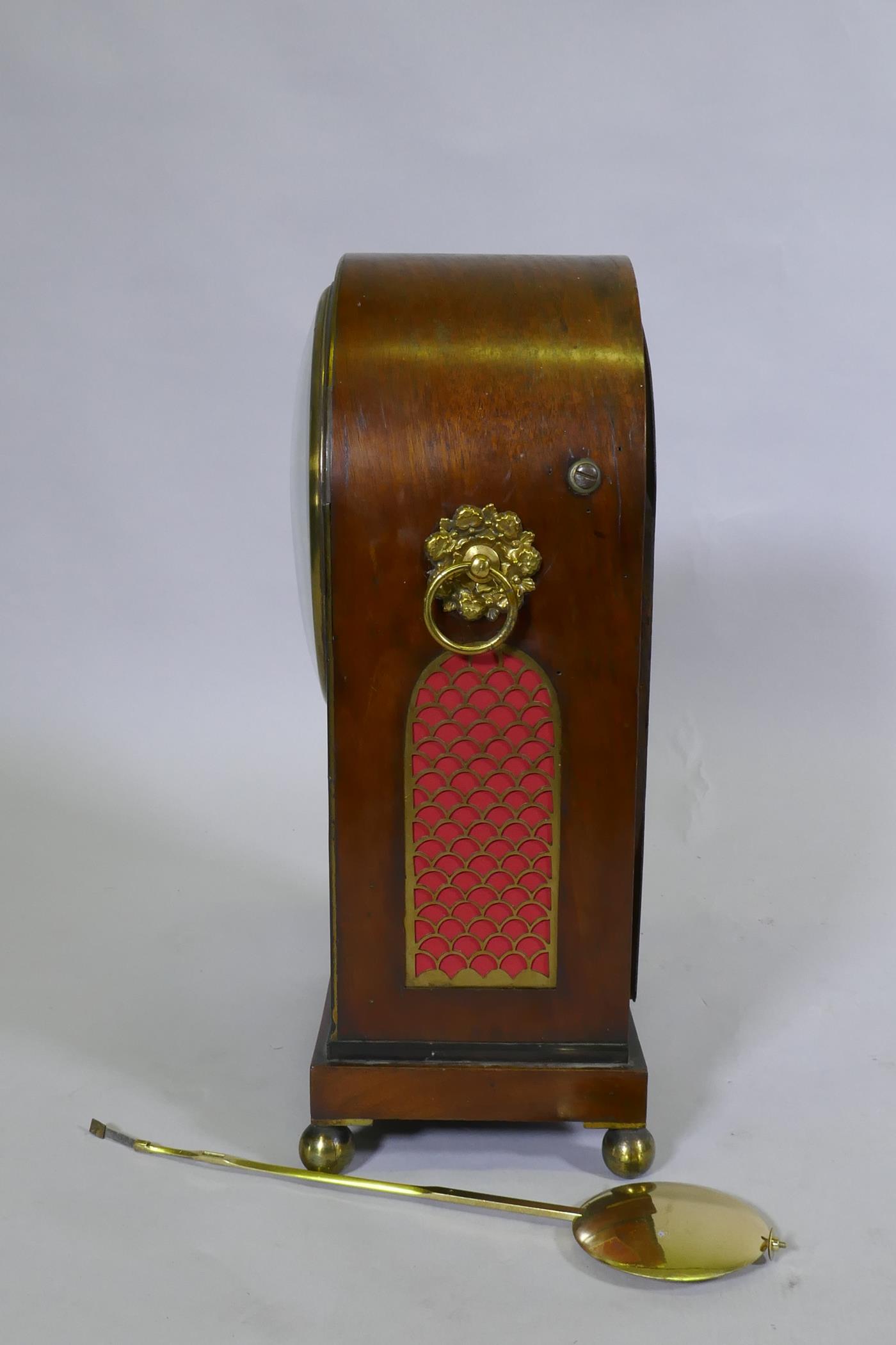 An early C19th mahogany bracket clock, the dome shaped case with brass inlaid decoration, ring - Image 3 of 9