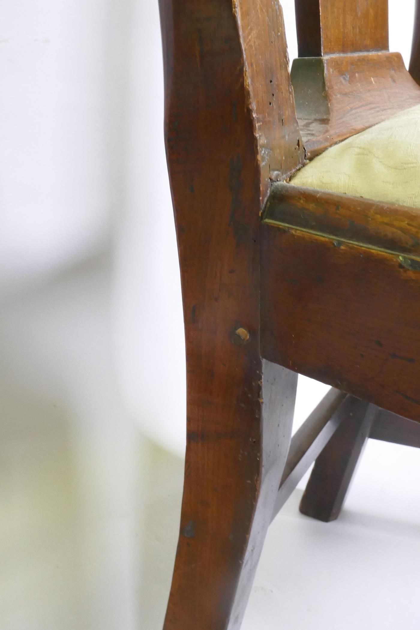 A good pair of C18th  Chippendale provincial style elm side chairs with pierced back splats, - Image 6 of 9