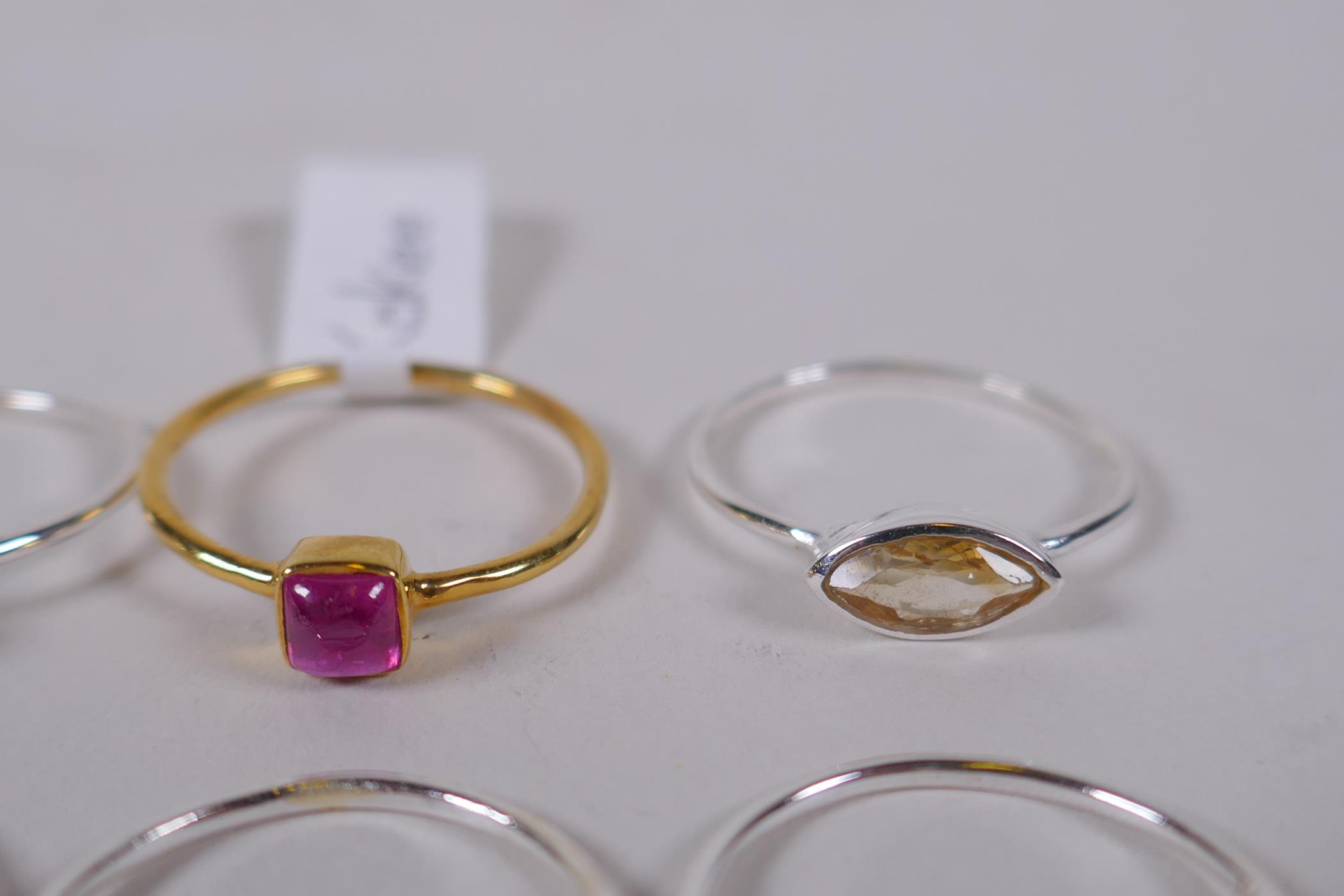 Ten 925 silver and silver gilt lady's dress rings, with assorted stone settings and various sizes - Image 5 of 7