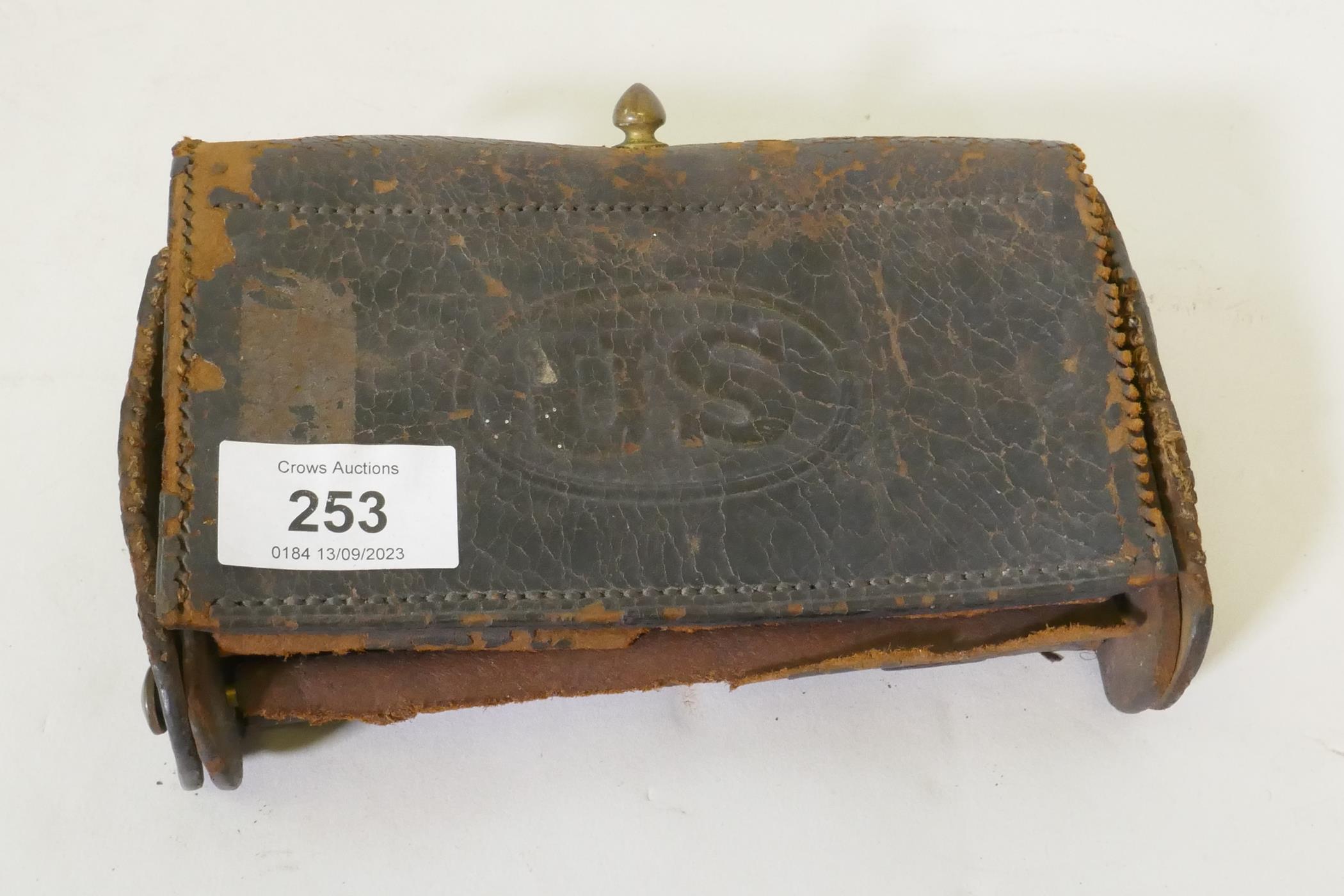 A US Army M1874 McKeever leather ammo pouch, 17 x 11 x 5cm