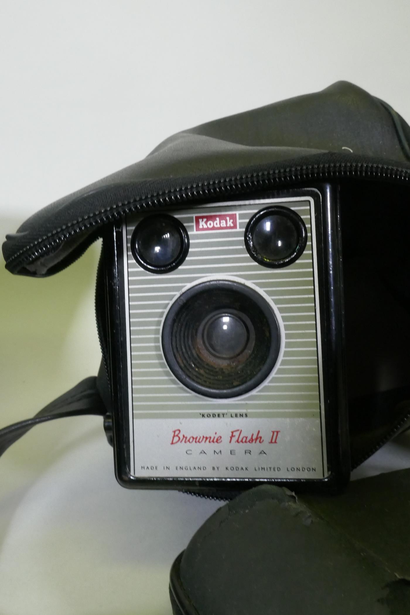 A Nikon D3400 digital camera, a Ricoh KR-10X SLR 35mm camera, Kodak Brownie flash II, Fuji Finepix - Image 8 of 8
