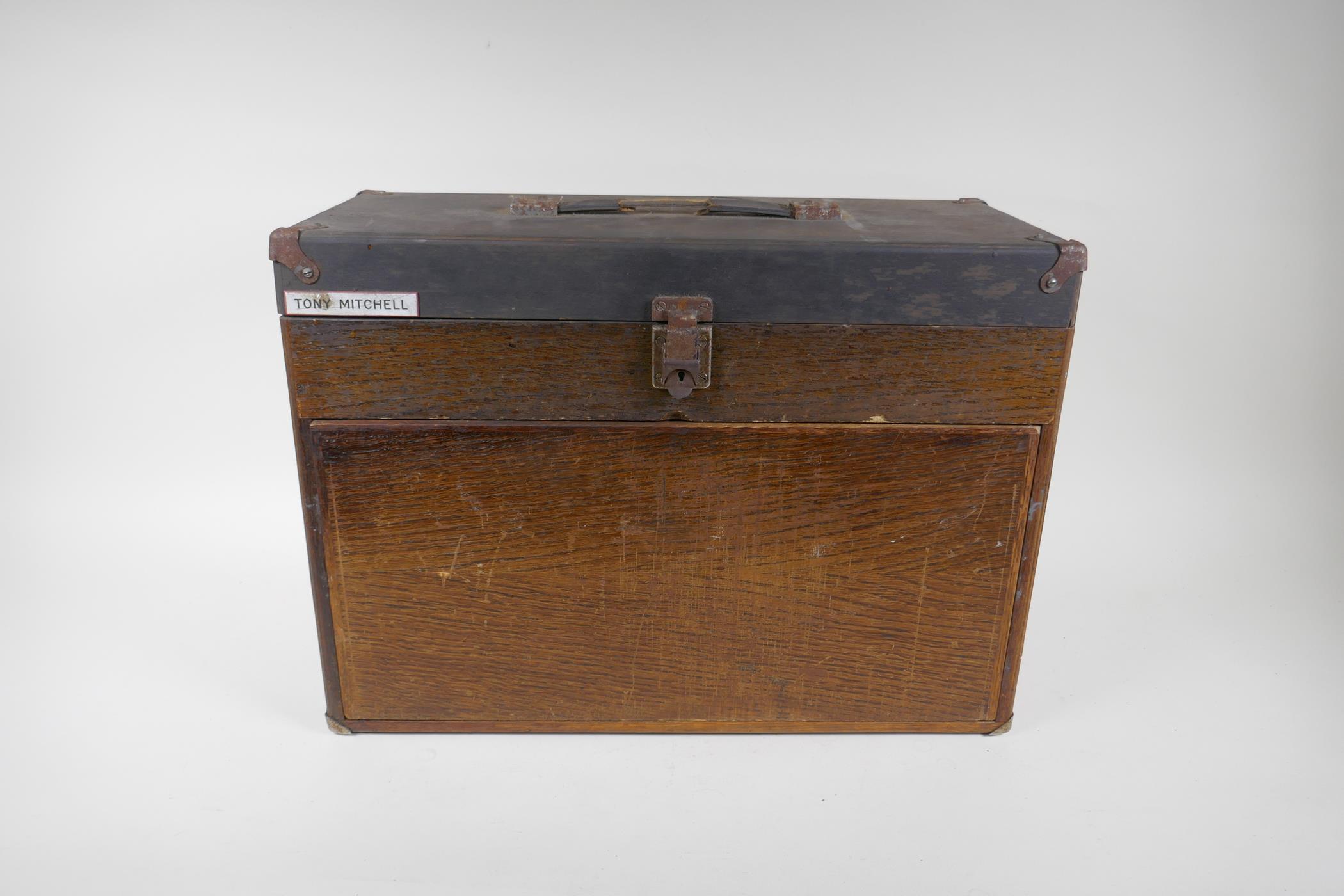 A vintage oak portable tool chest, 46 x 20cm, 33cm h - Image 3 of 3