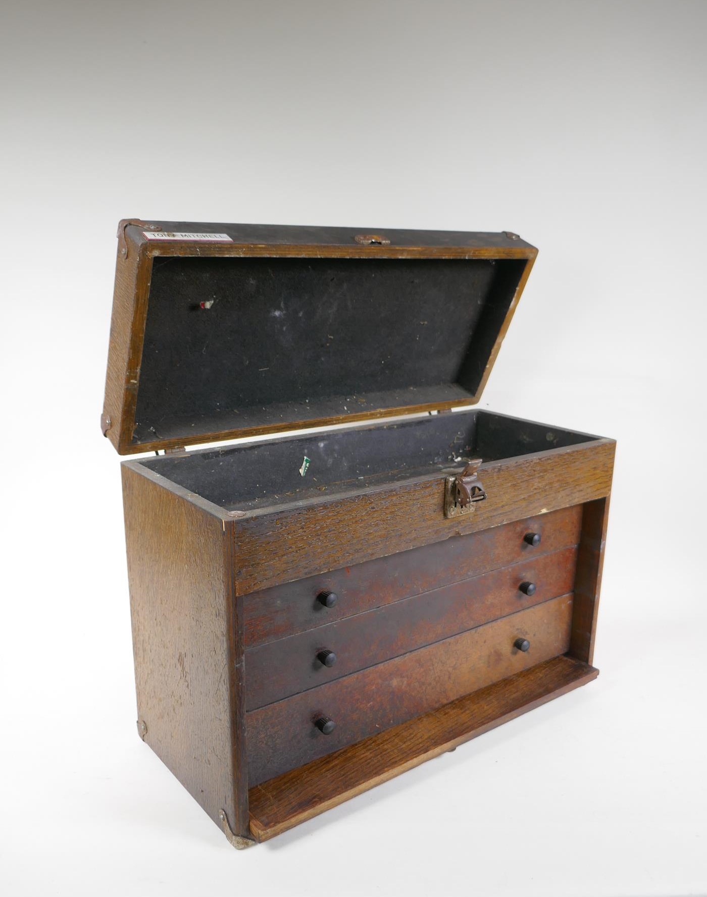 A vintage oak portable tool chest, 46 x 20cm, 33cm h - Image 2 of 3
