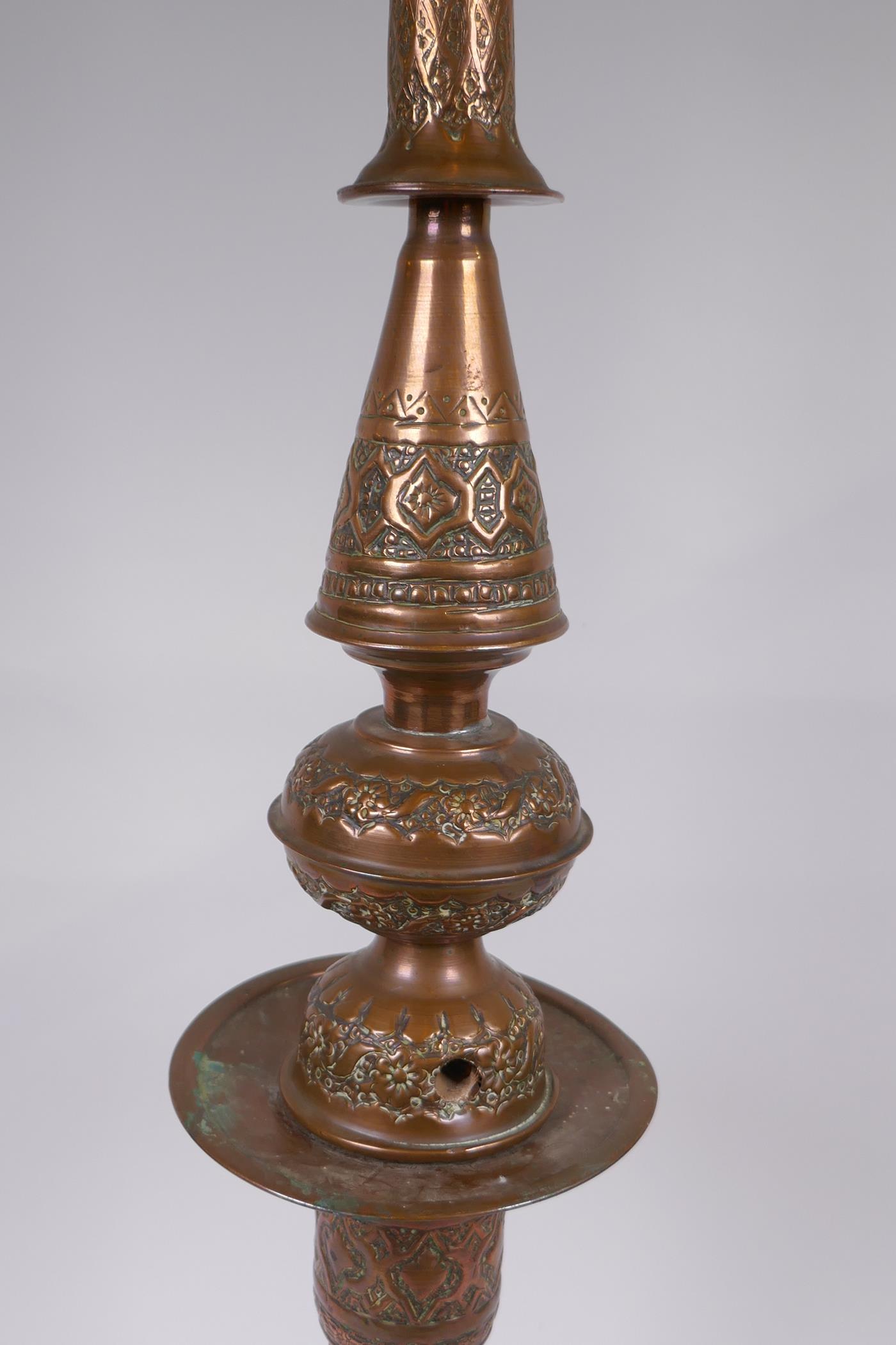 A middle eastern copper and brass hookah pipe with repousse floral decoration, 72cm high - Image 3 of 5