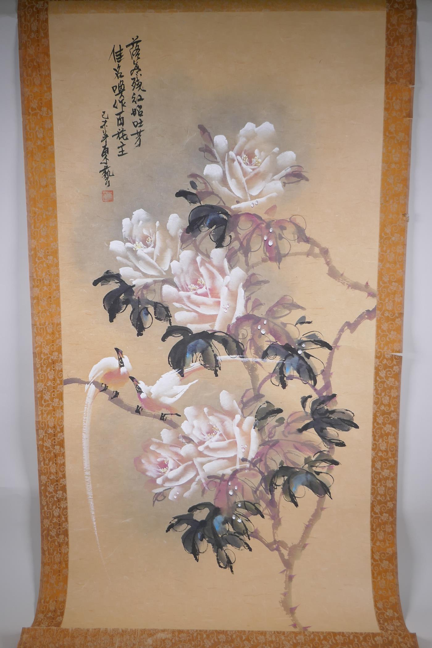 An Oriental watercolour scroll depicting white roses and asiatic birds, signed, 52 x 110cm - Image 2 of 3